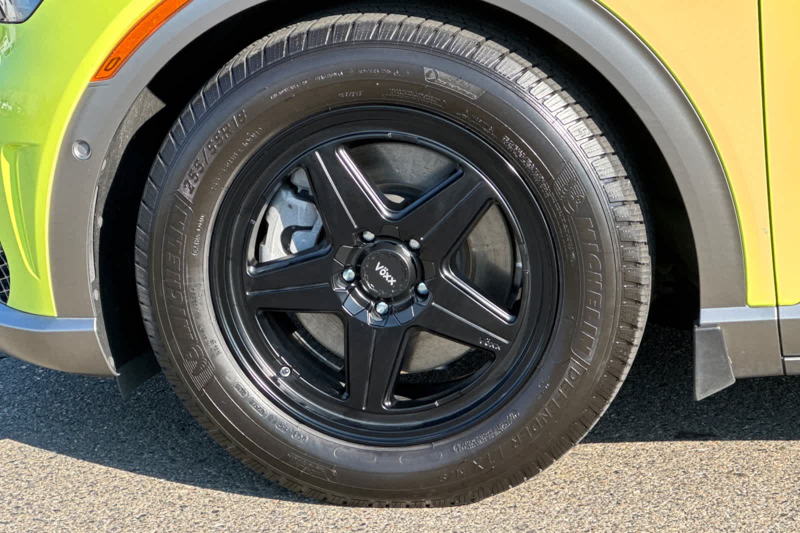 Thumbnail: 2023 Genesis GV60 - 33