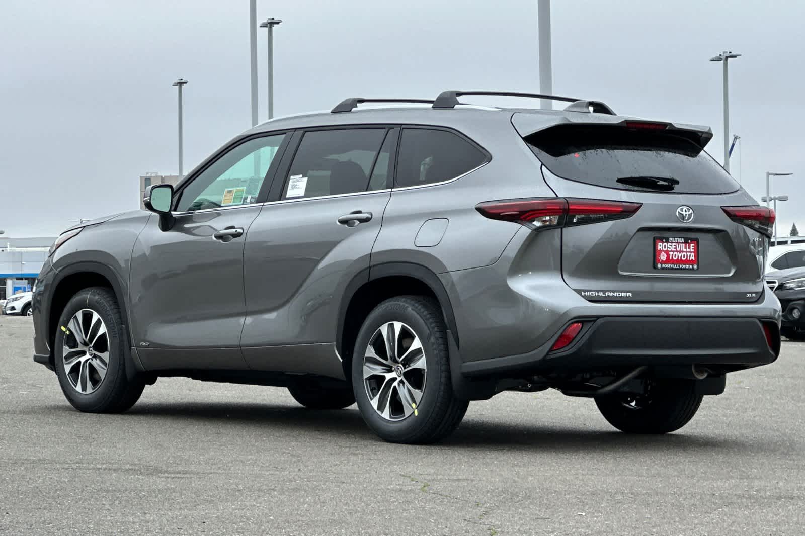 Thumbnail: 2026 Toyota Highlander - 6