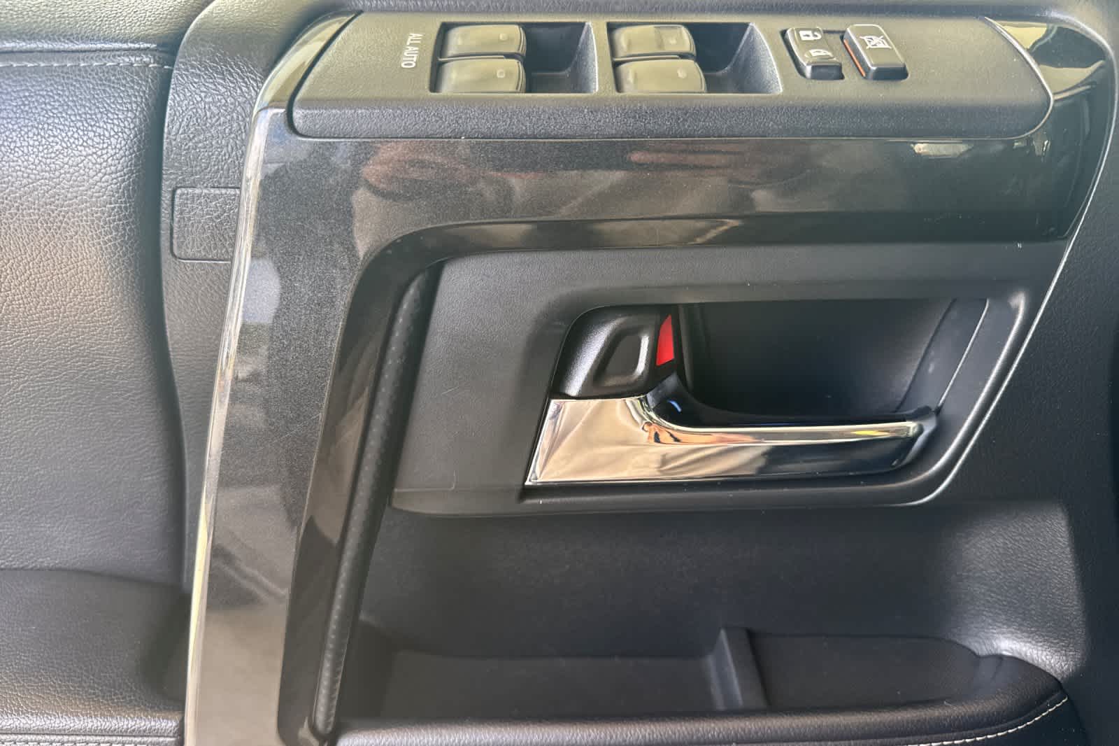 Thumbnail: 2019 Toyota 4Runner - 12