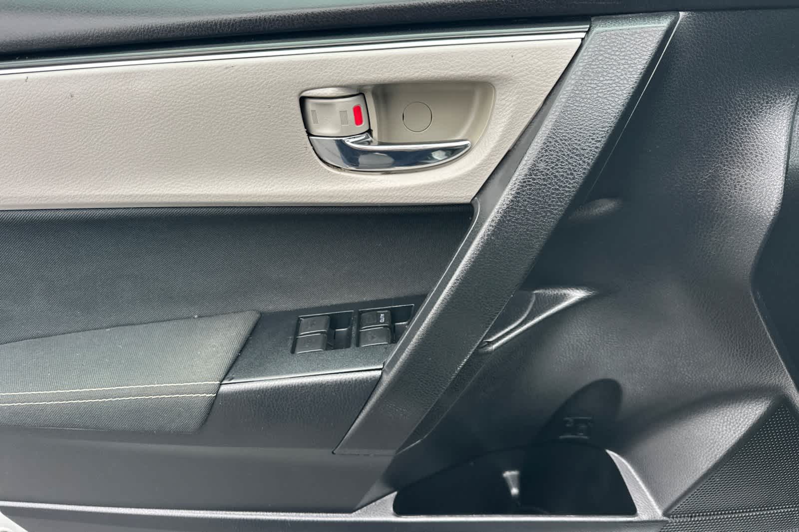 Thumbnail: 2017 Toyota Corolla - 12