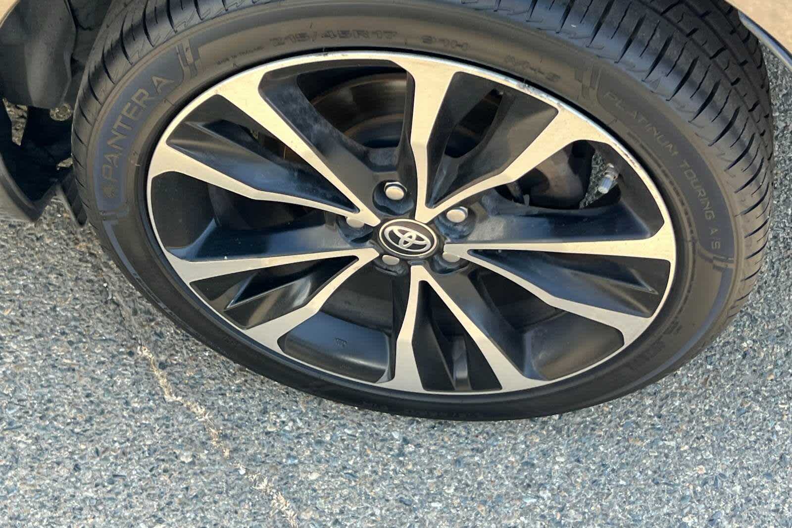 Thumbnail: 2018 Toyota Corolla - 18
