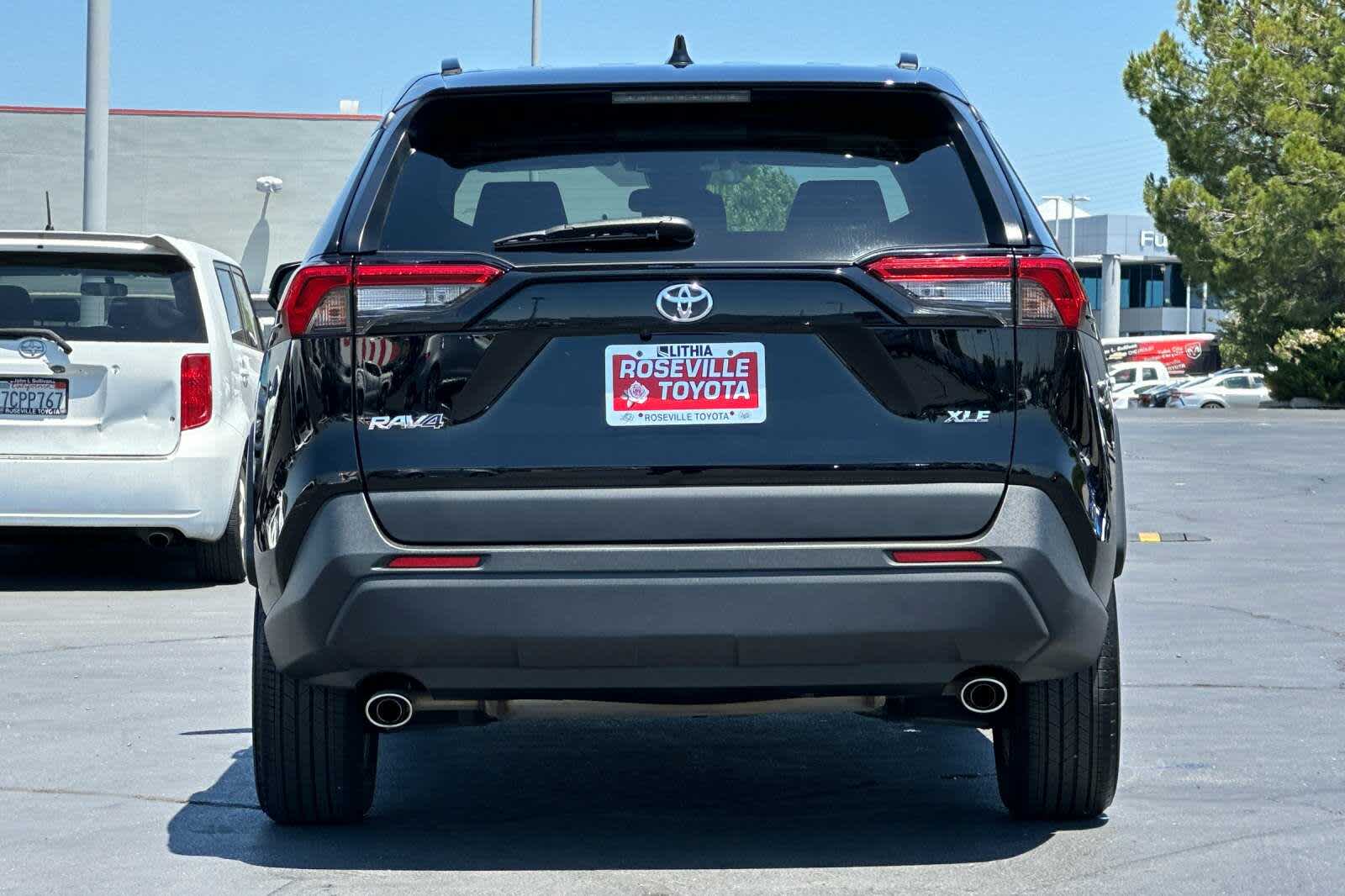 Thumbnail: 2024 Toyota RAV4 - 8