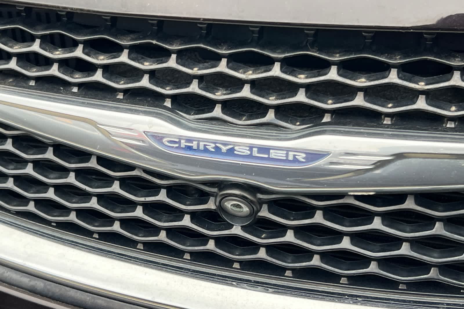 Thumbnail: 2017 Chrysler Pacifica - 10