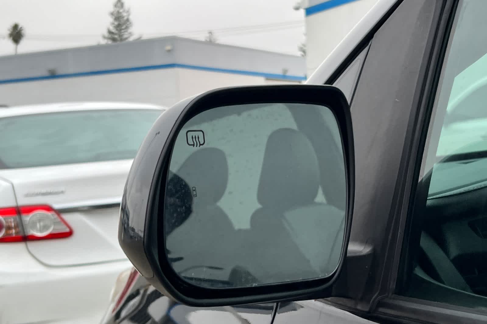 Thumbnail: 2015 Toyota Sienna - 20