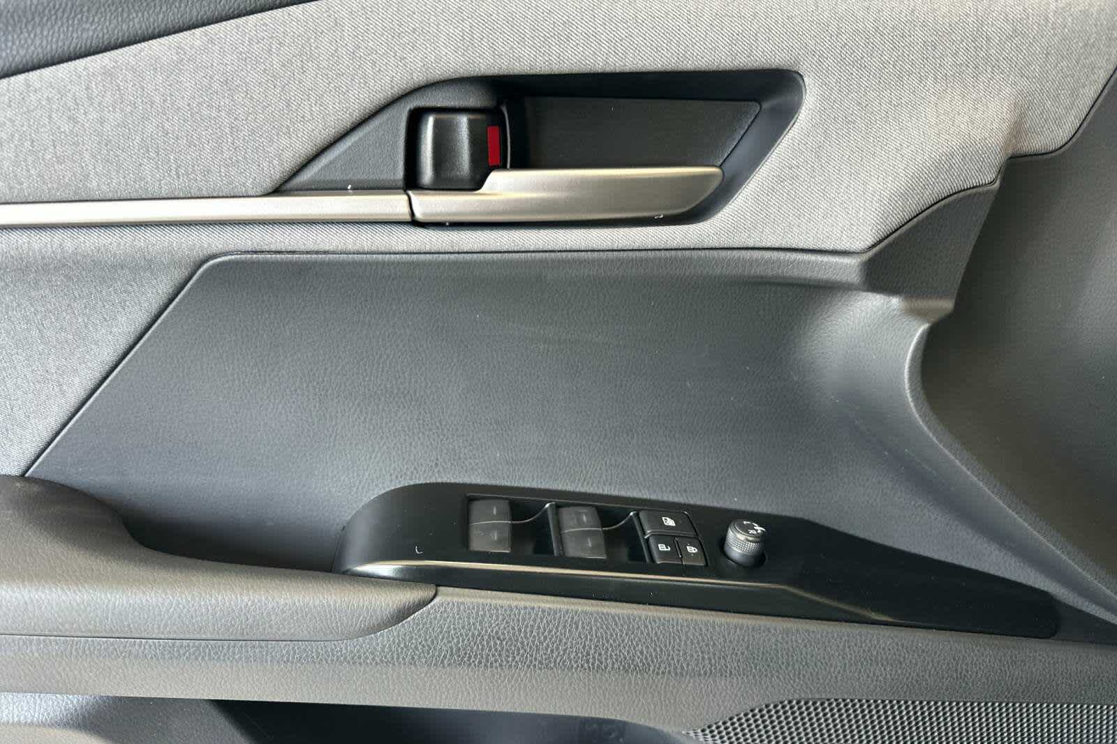 2025 Toyota Camry LE 12
