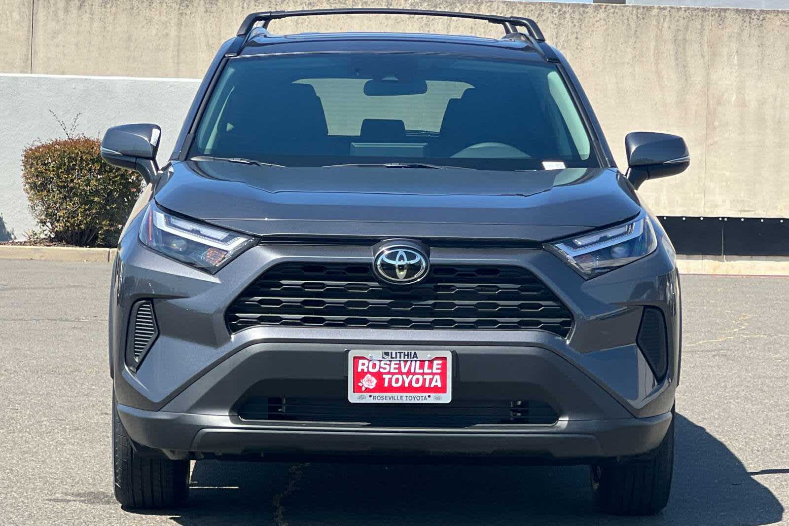 2025 Toyota RAV4 XLE 9