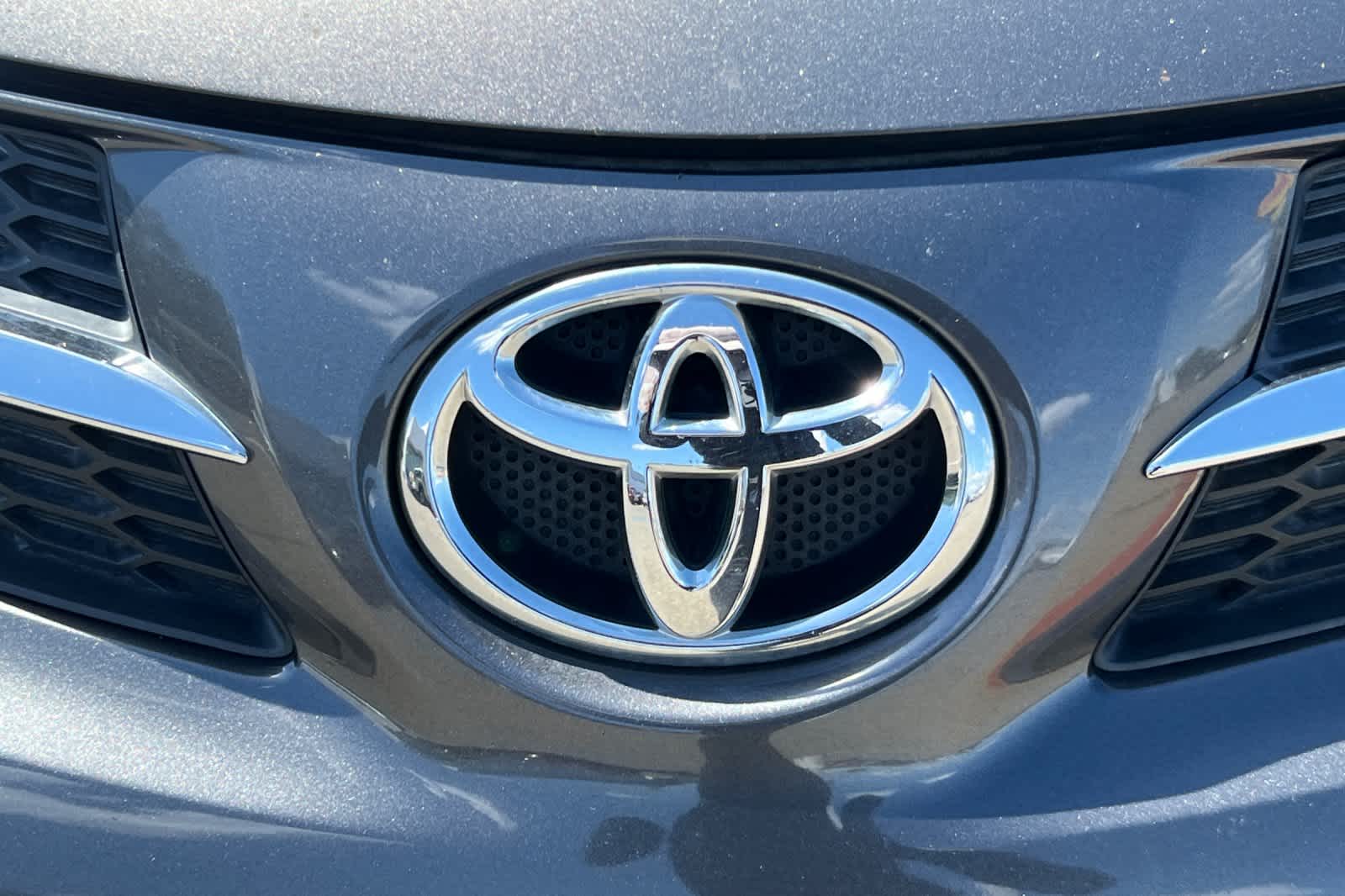 Thumbnail: 2014 Toyota RAV4 - 13