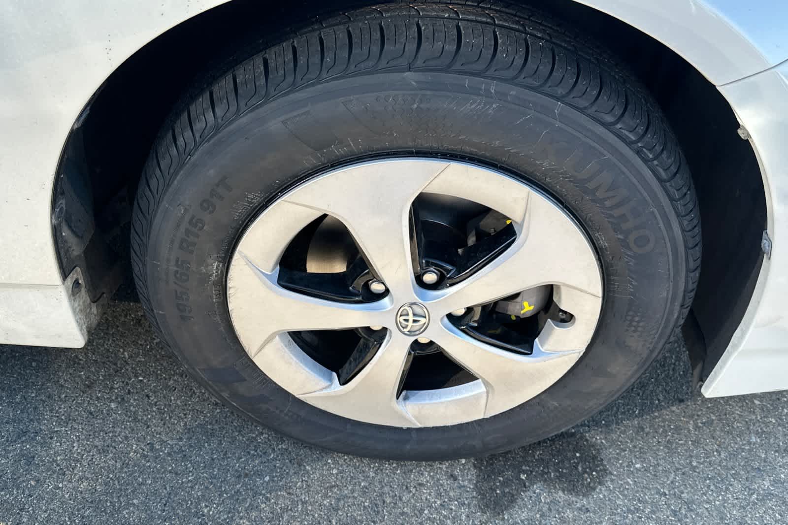 Thumbnail: 2015 Toyota Prius - 12