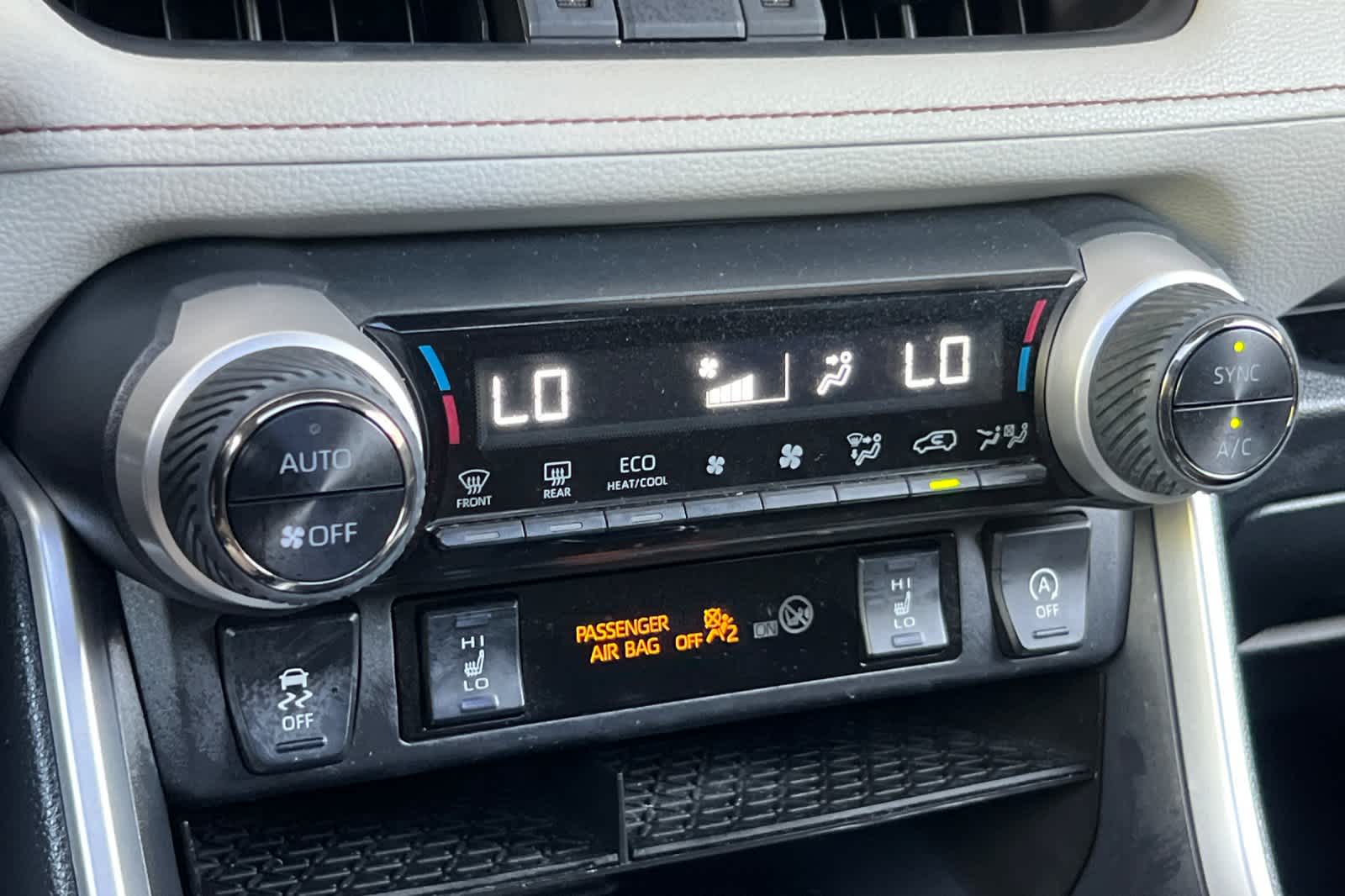 Thumbnail: 2021 Toyota RAV4 - 23