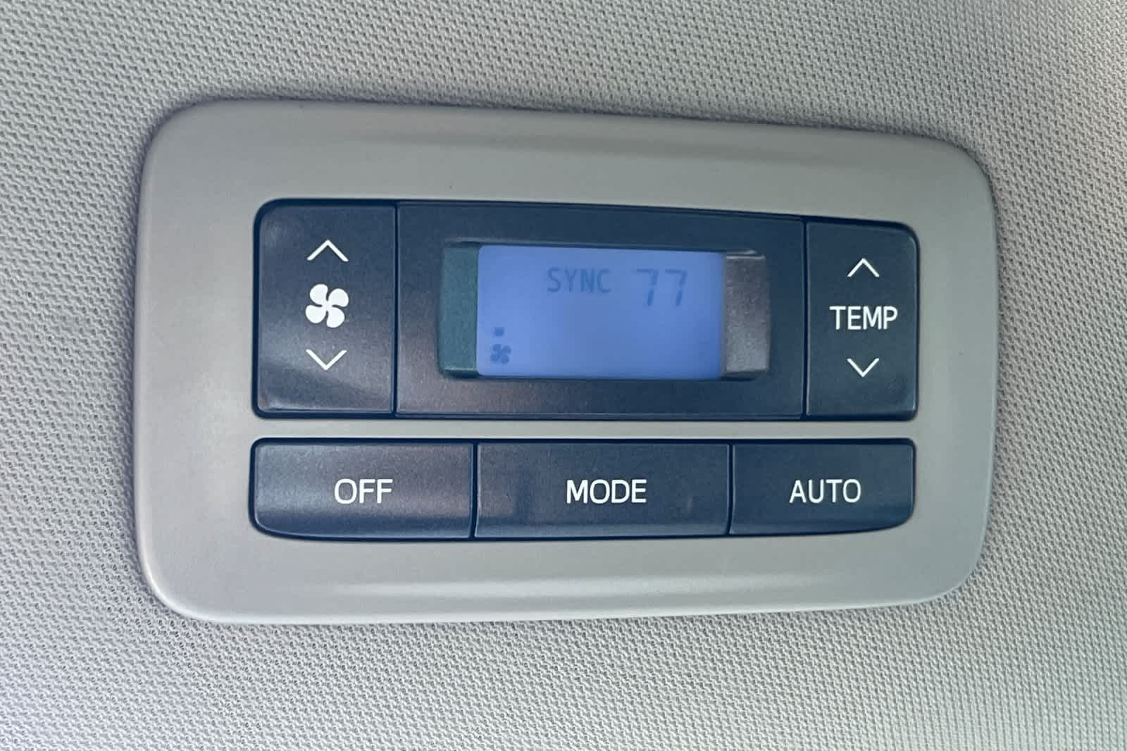 Thumbnail: 2017 Toyota Sienna - 14