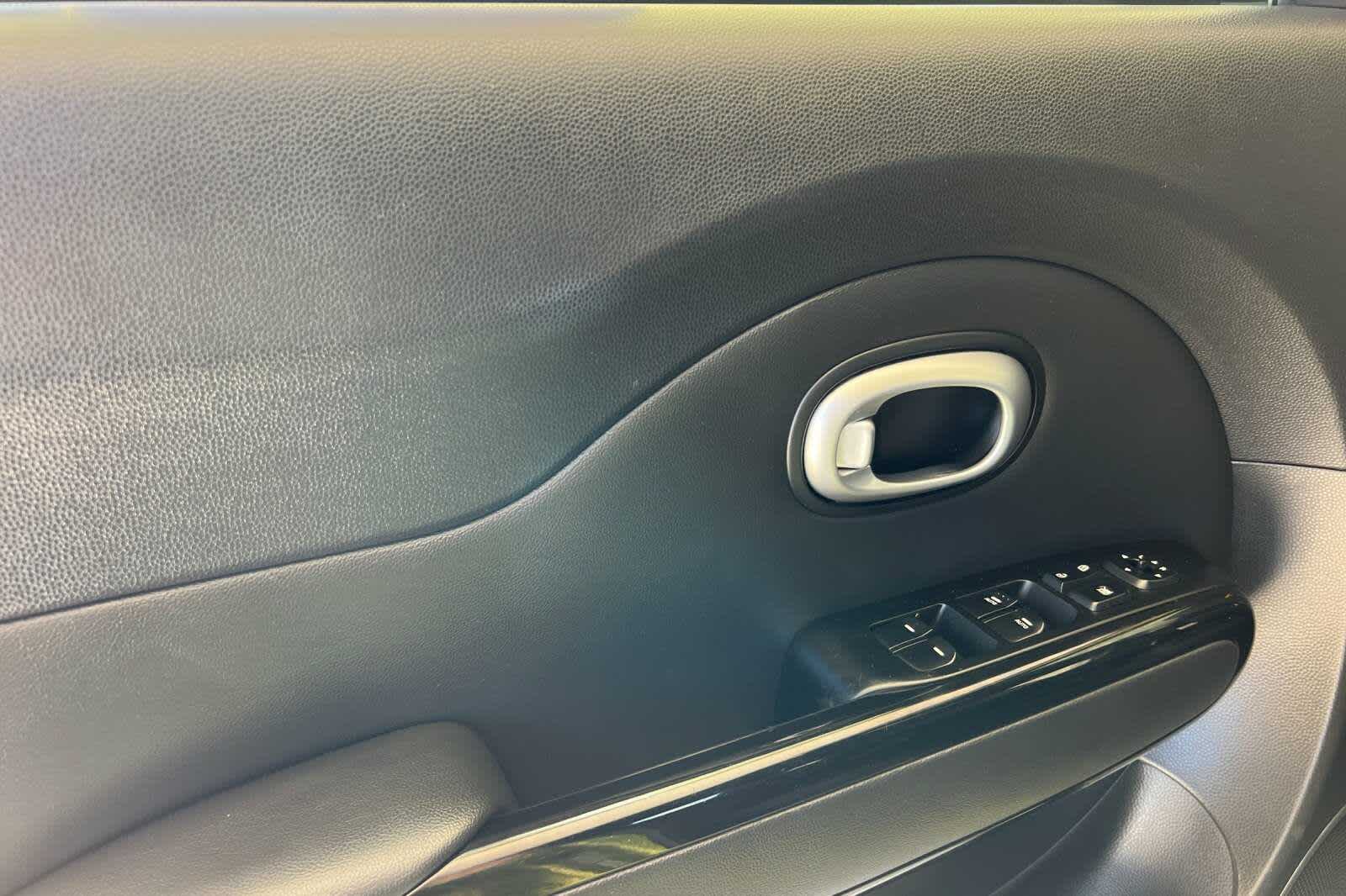 Thumbnail: 2015 Kia Soul - 12