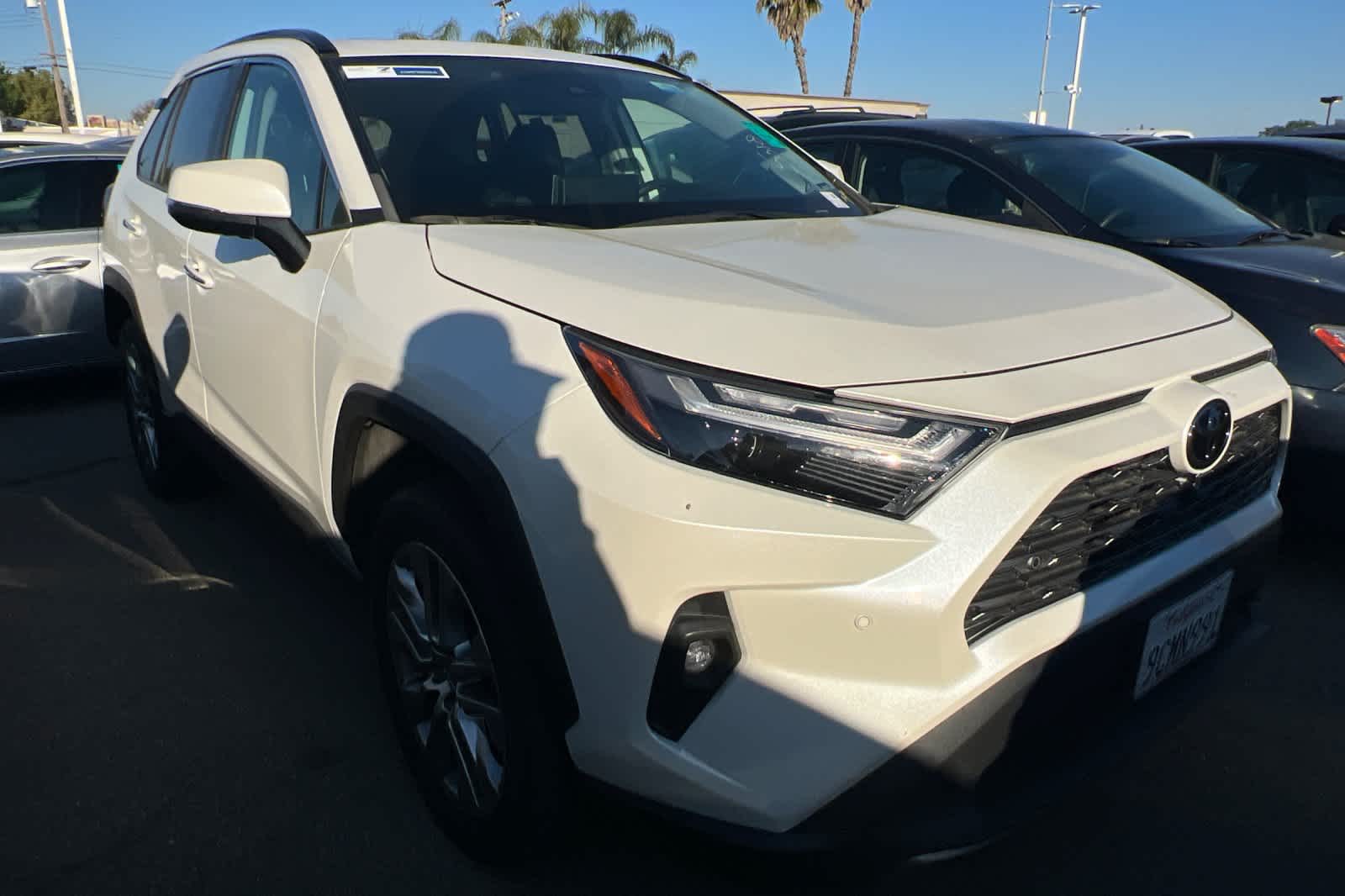 Thumbnail: 2022 Toyota RAV4 - 3