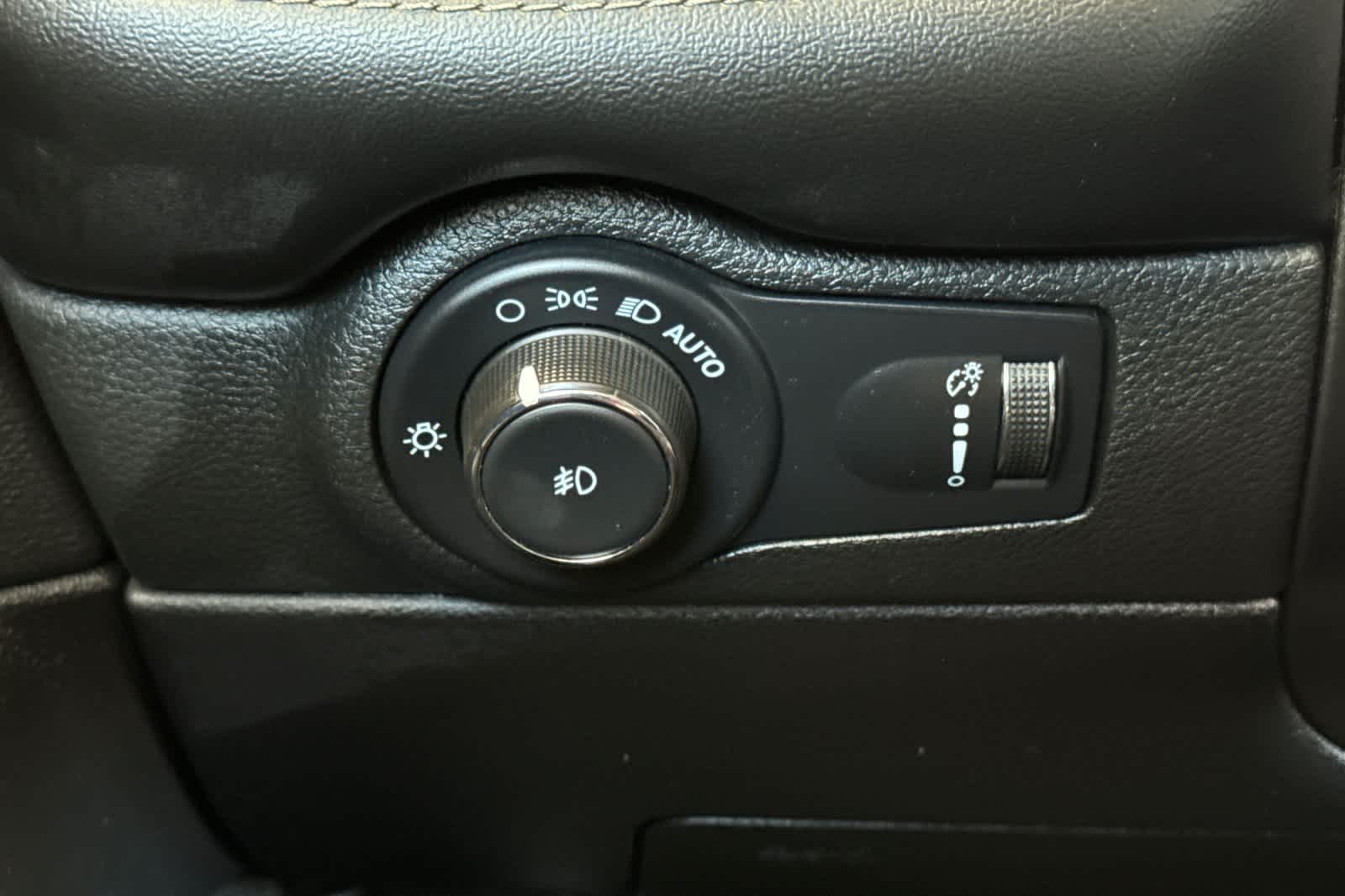 Thumbnail: 2022 Dodge Durango - 31