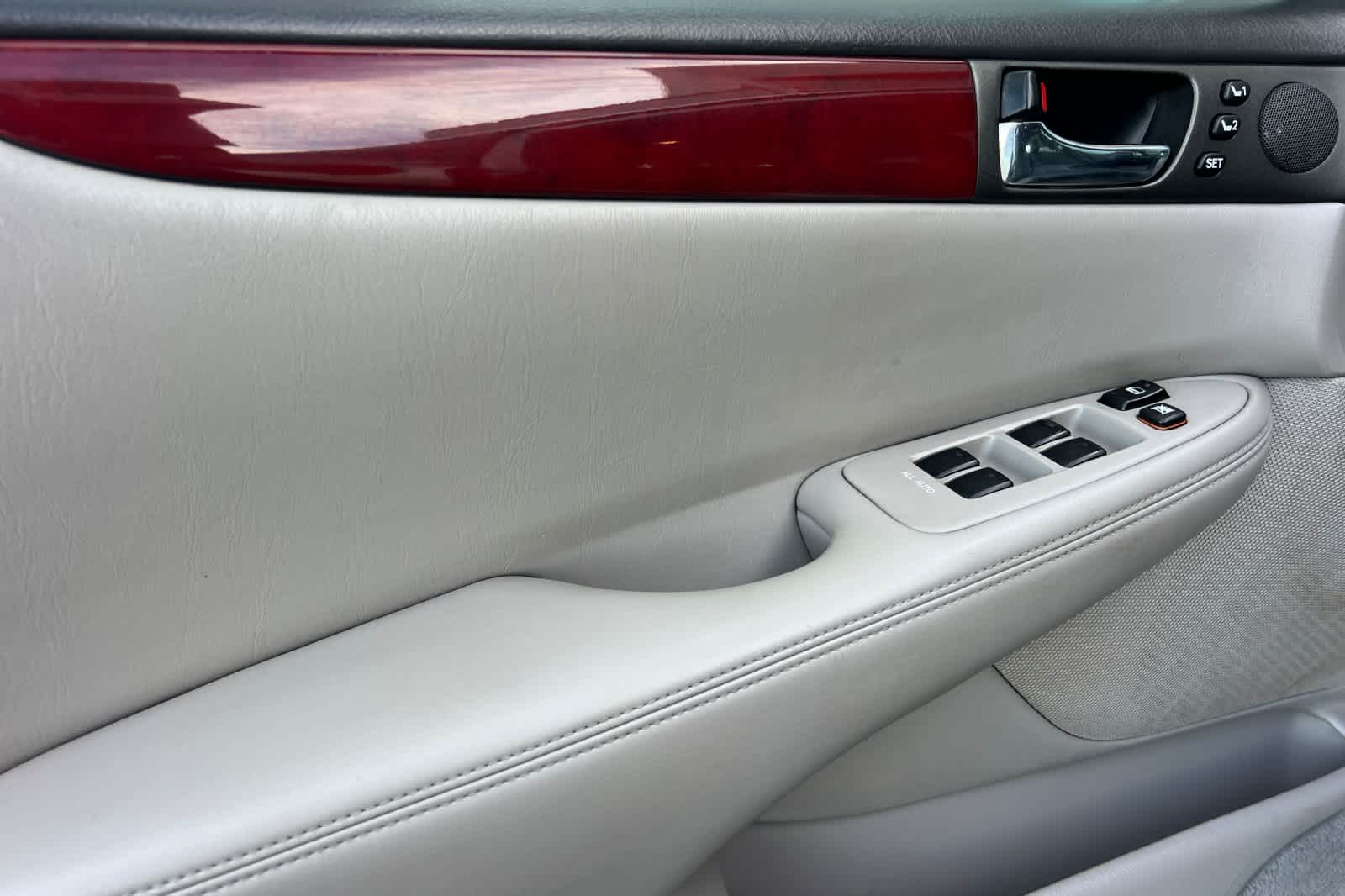 Thumbnail: 2004 Lexus ES - 12