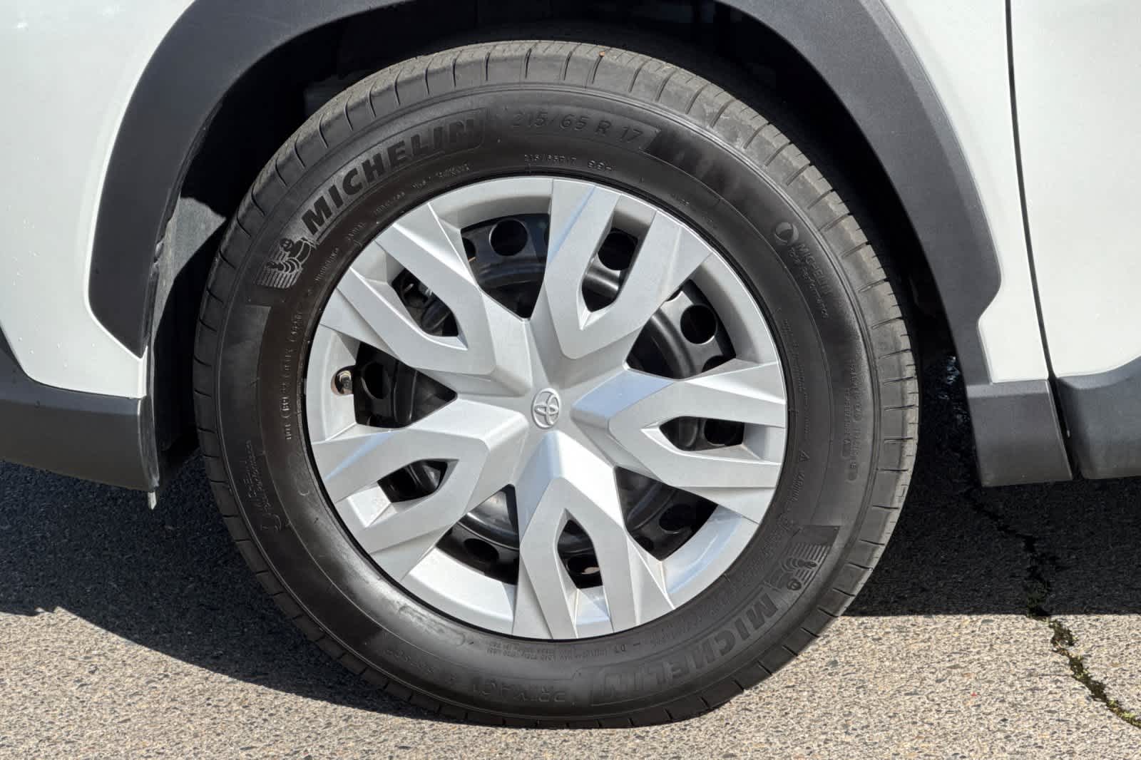 Thumbnail: 2024 Toyota Corolla Cross - 30