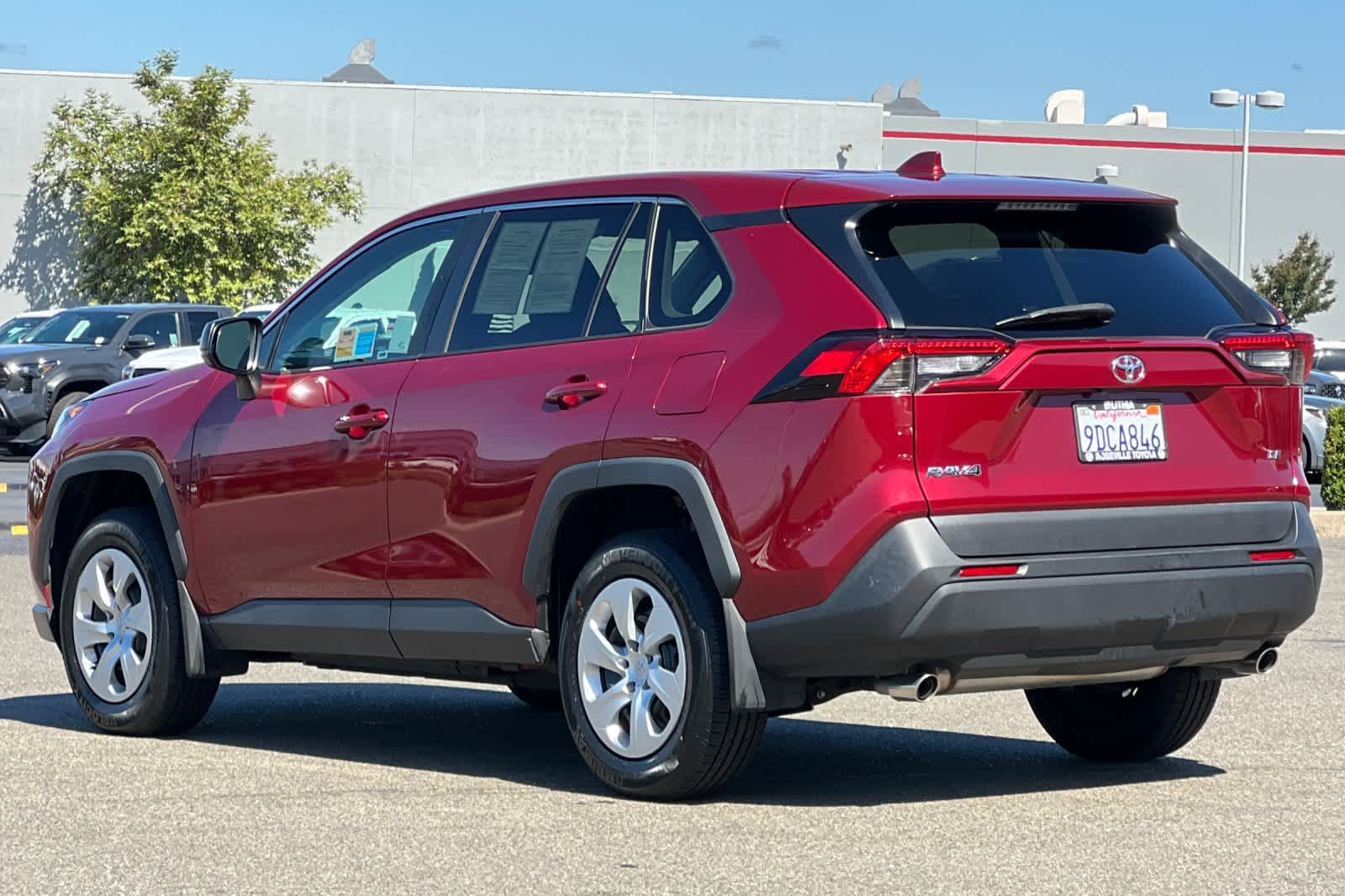 Thumbnail: 2022 Toyota RAV4 - 7