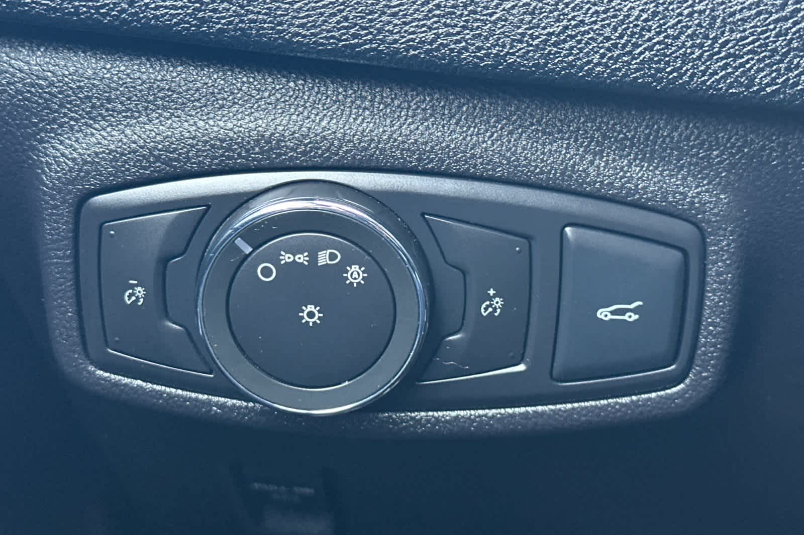 Thumbnail: 2017 Lincoln MKC - 31