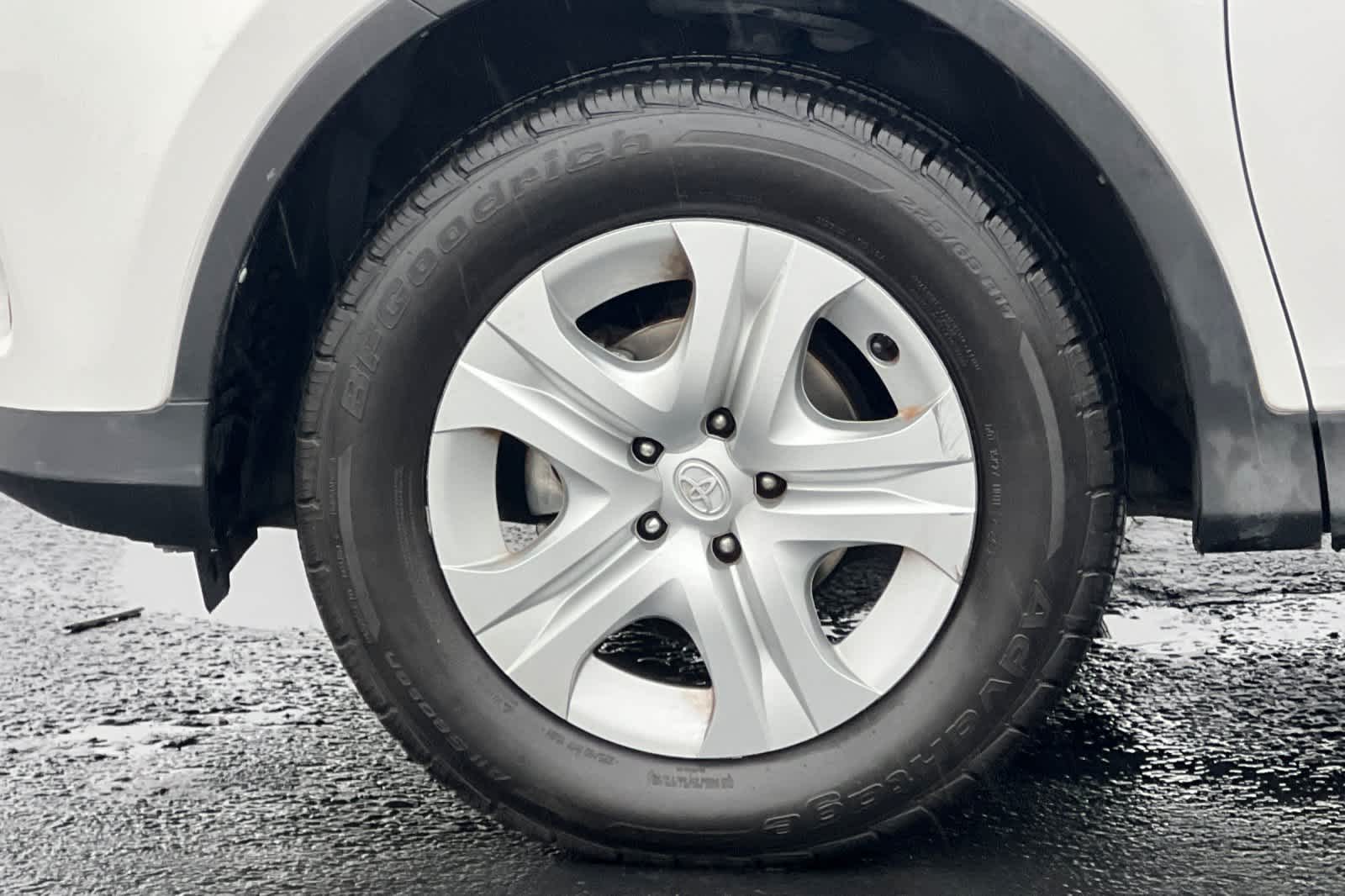 Thumbnail: 2015 Toyota RAV4 - 28