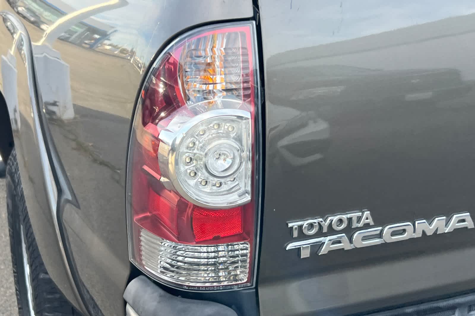 Thumbnail: 2013 Toyota Tacoma - 15