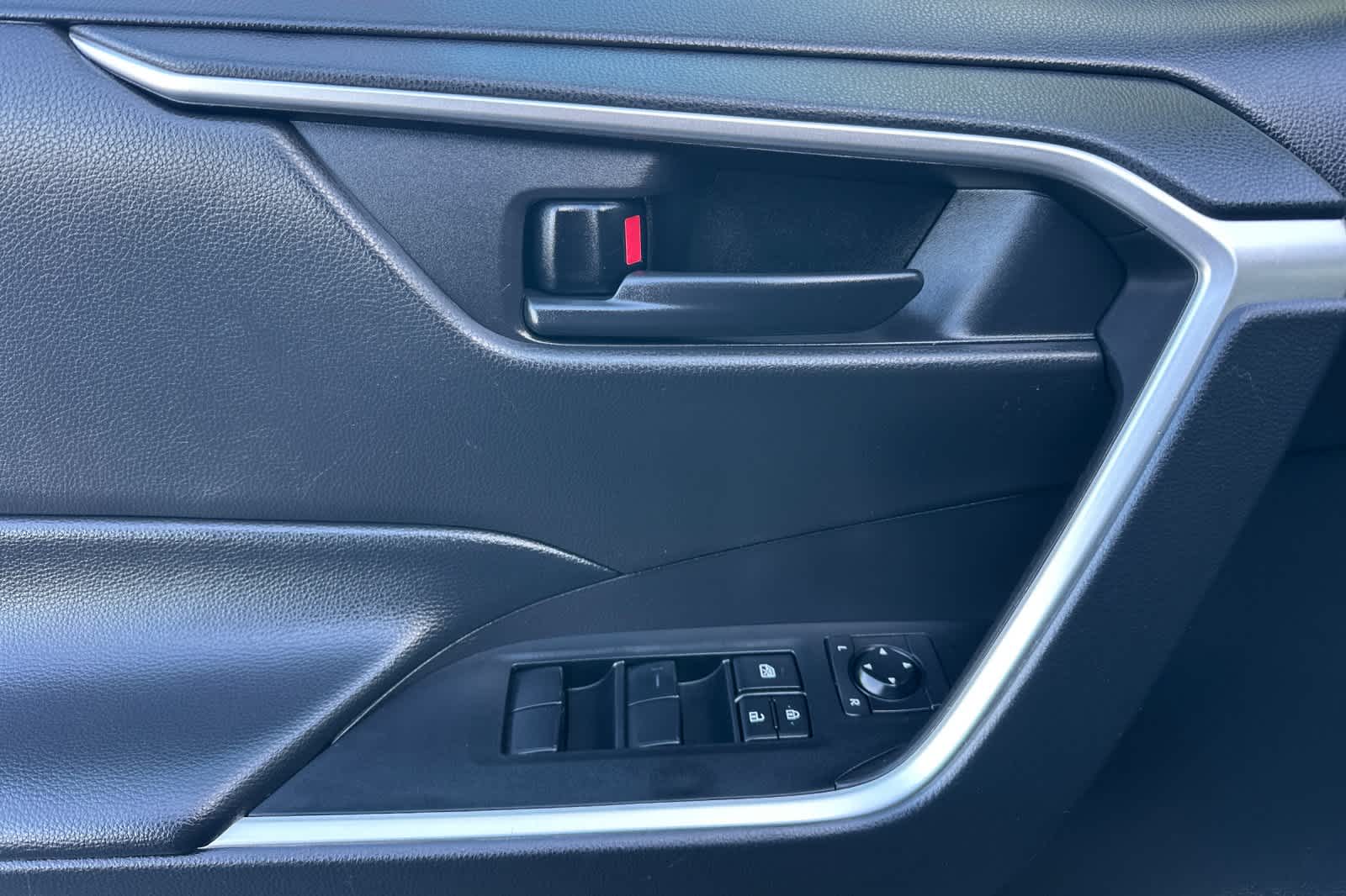 Thumbnail: 2024 Toyota RAV4 - 12