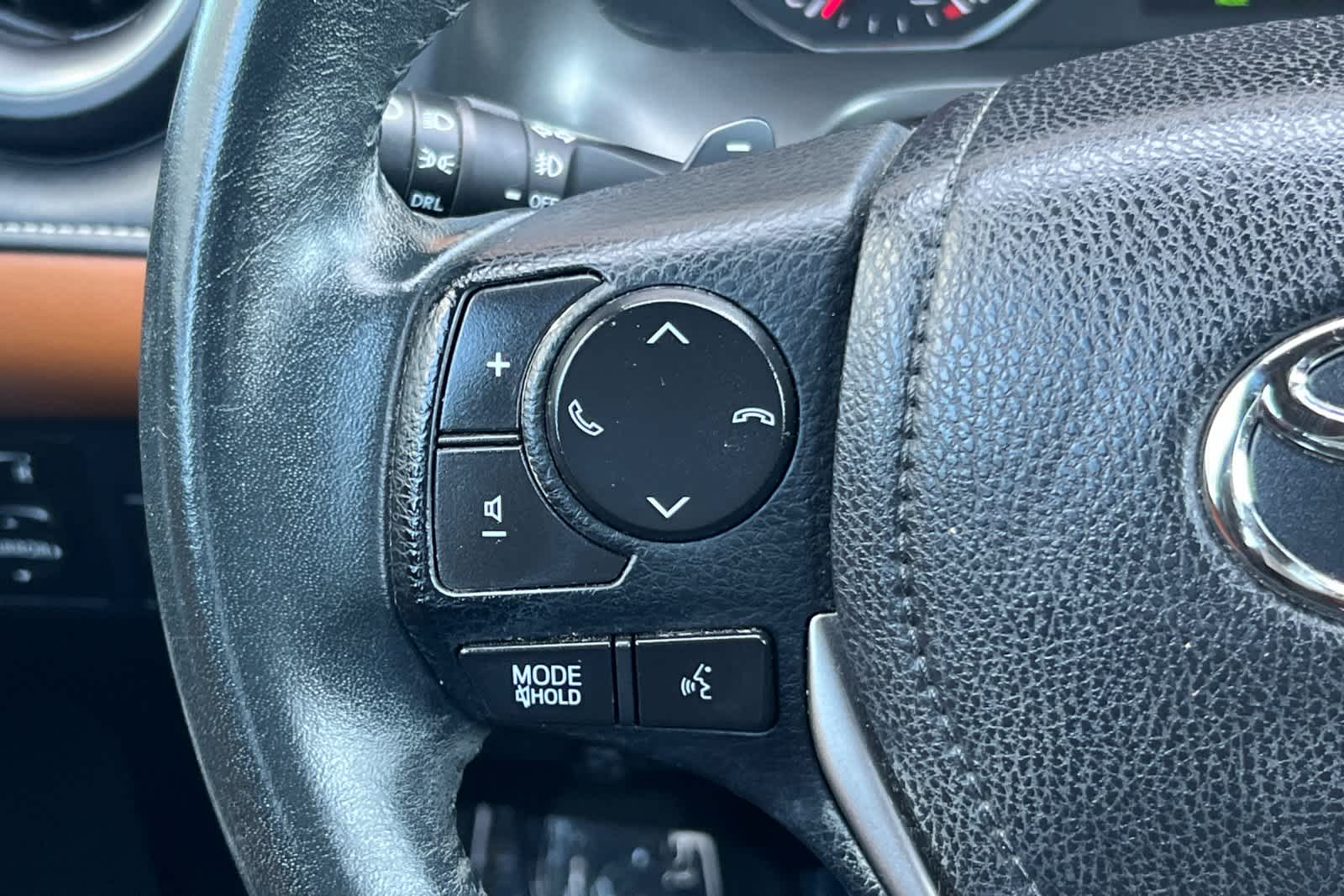 Thumbnail: 2016 Toyota RAV4 - 25