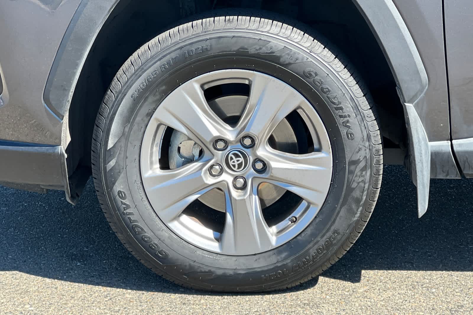 Thumbnail: 2024 Toyota RAV4 - 31