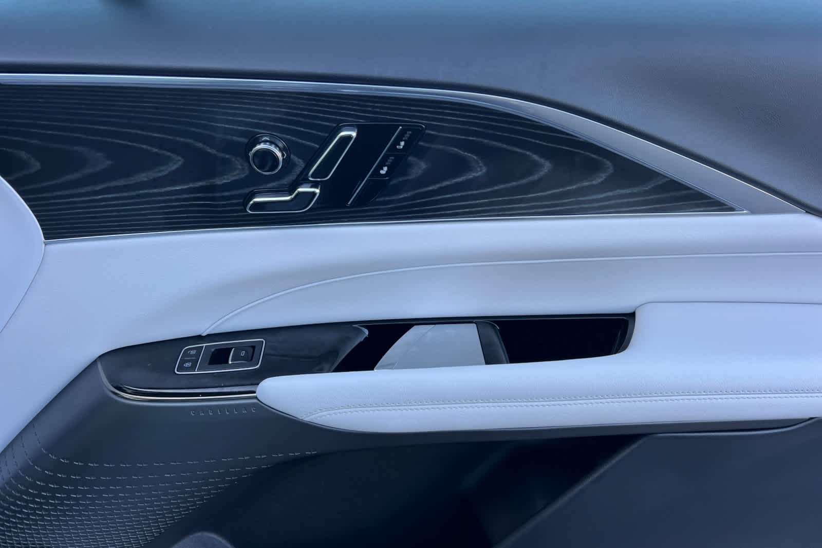 Thumbnail: 2024 Cadillac Lyriq - 19