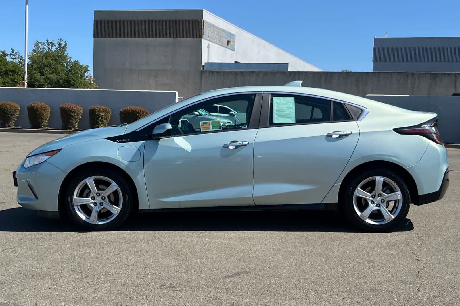 Thumbnail: 2018 Chevrolet Volt - 9