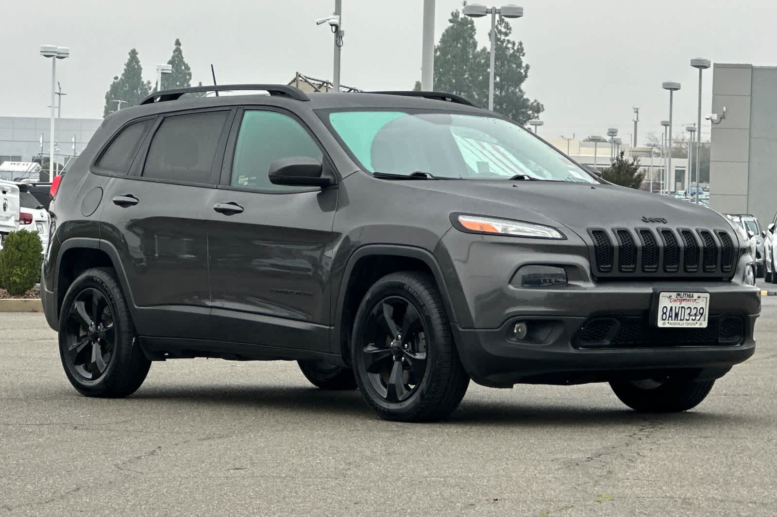 Thumbnail: 2017 Jeep Cherokee - 5