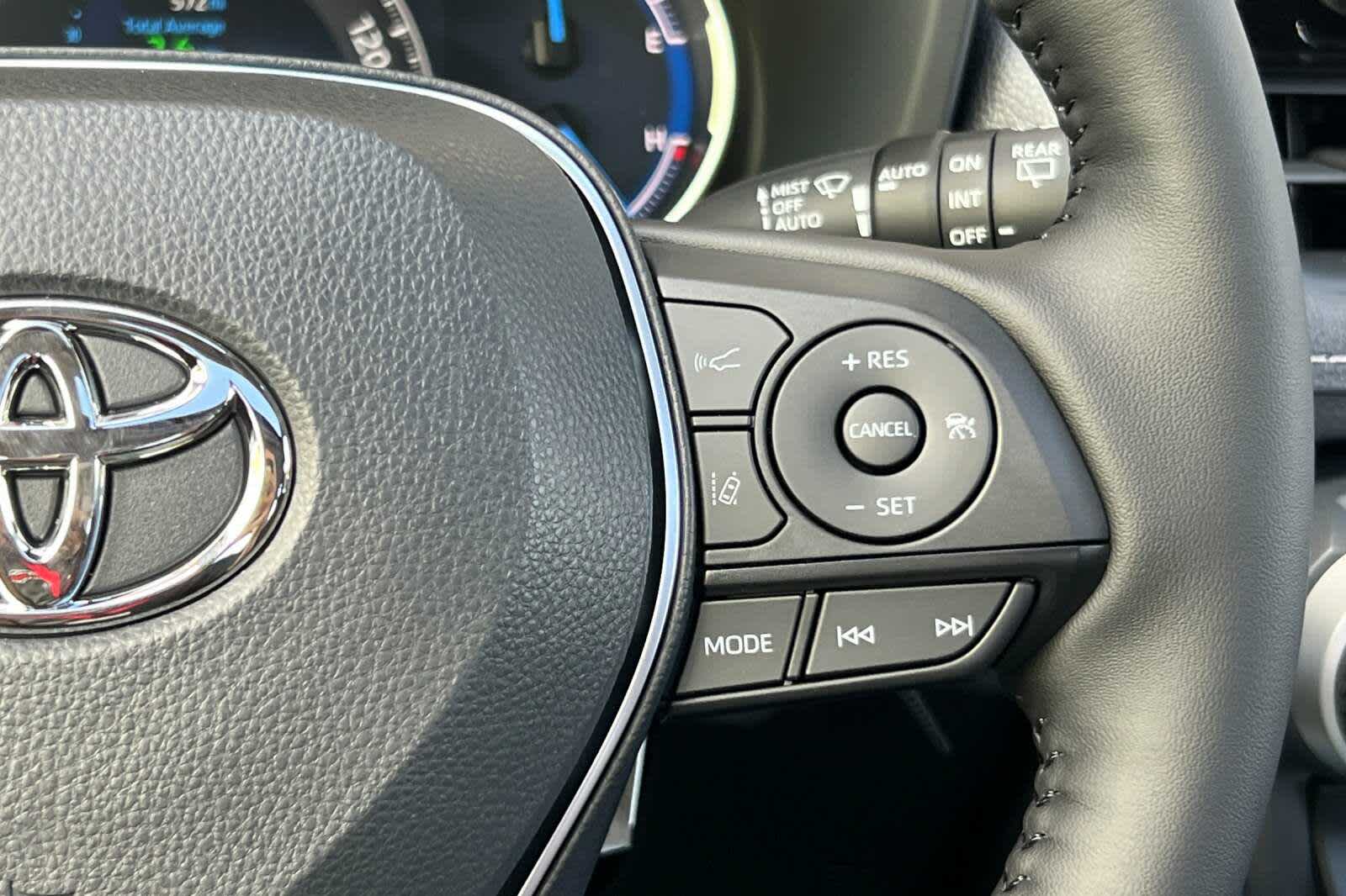 Thumbnail: 2025 Toyota RAV4 - 26