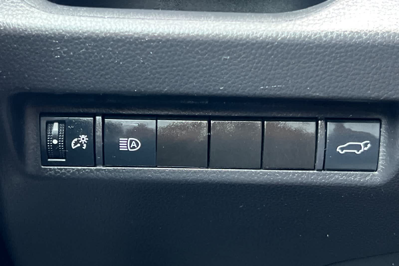 Thumbnail: 2021 Toyota RAV4 - 30