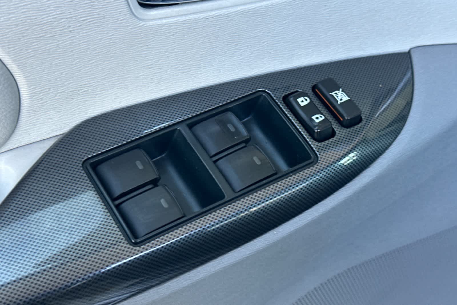 Thumbnail: 2014 Toyota Sienna - 13