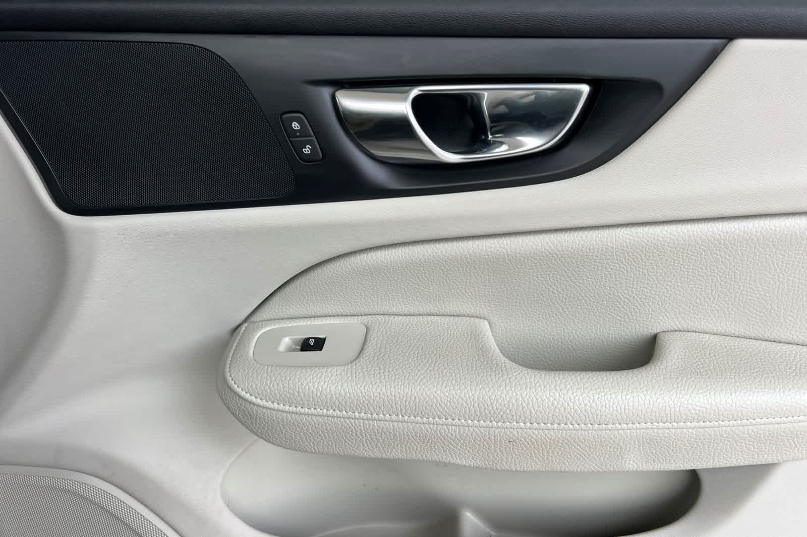 Thumbnail: 2022 Volvo S60 - 17