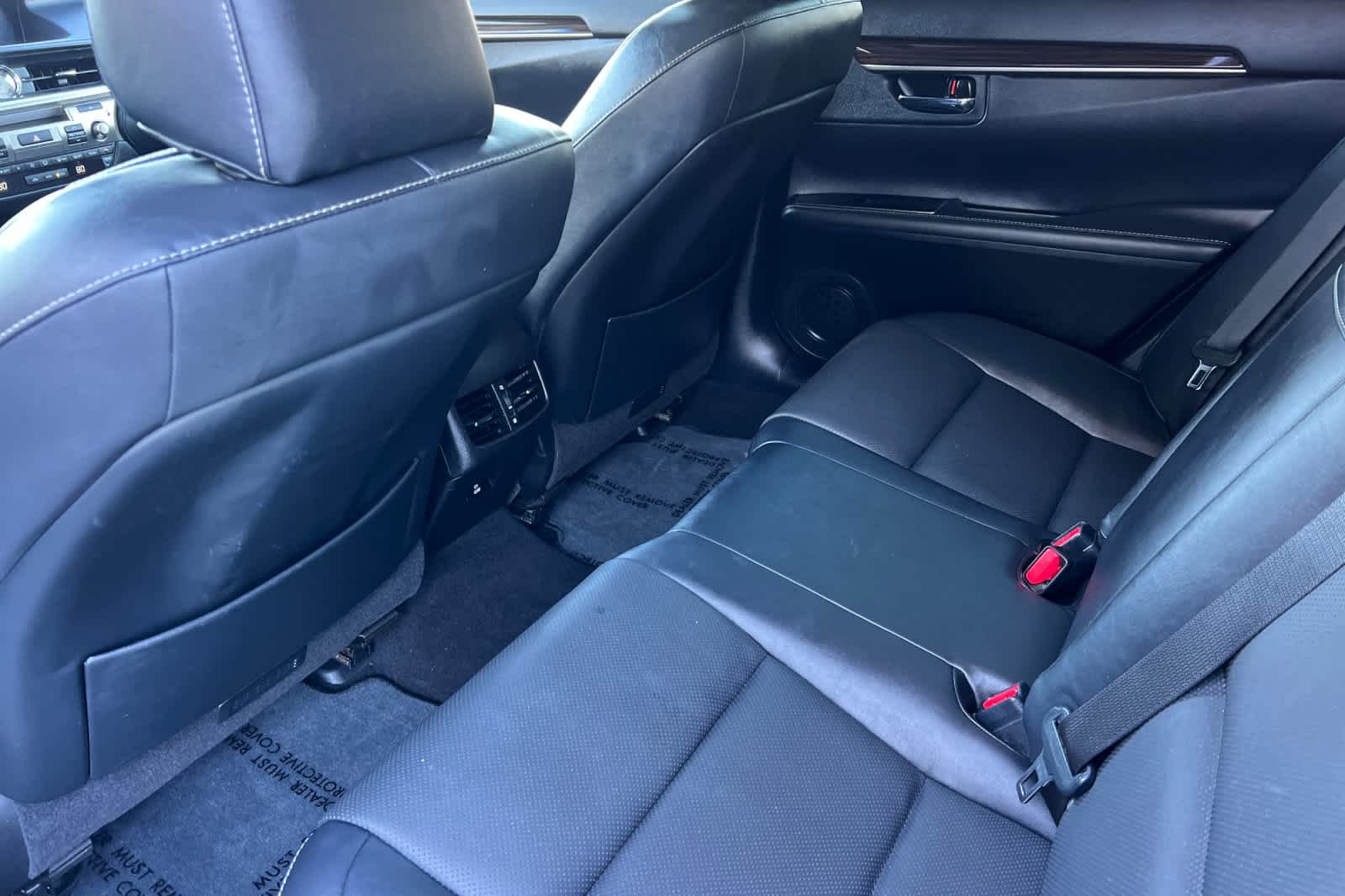 Thumbnail: 2016 Lexus ES - 4