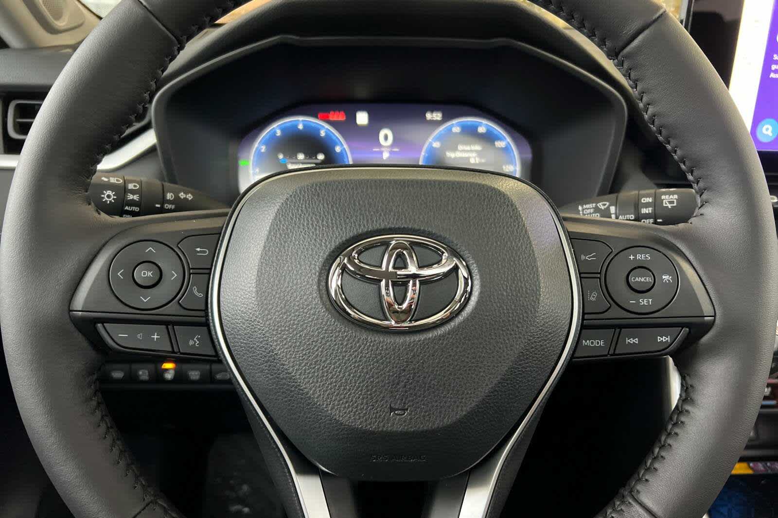 Thumbnail: 2025 Toyota RAV4 - 25