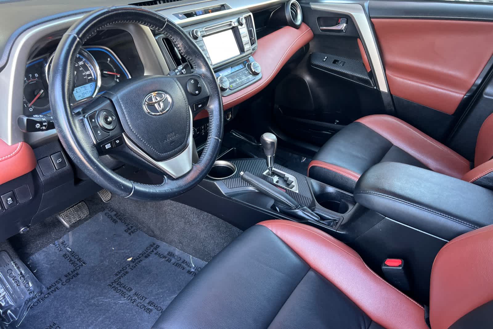 Thumbnail: 2015 Toyota RAV4 - 11