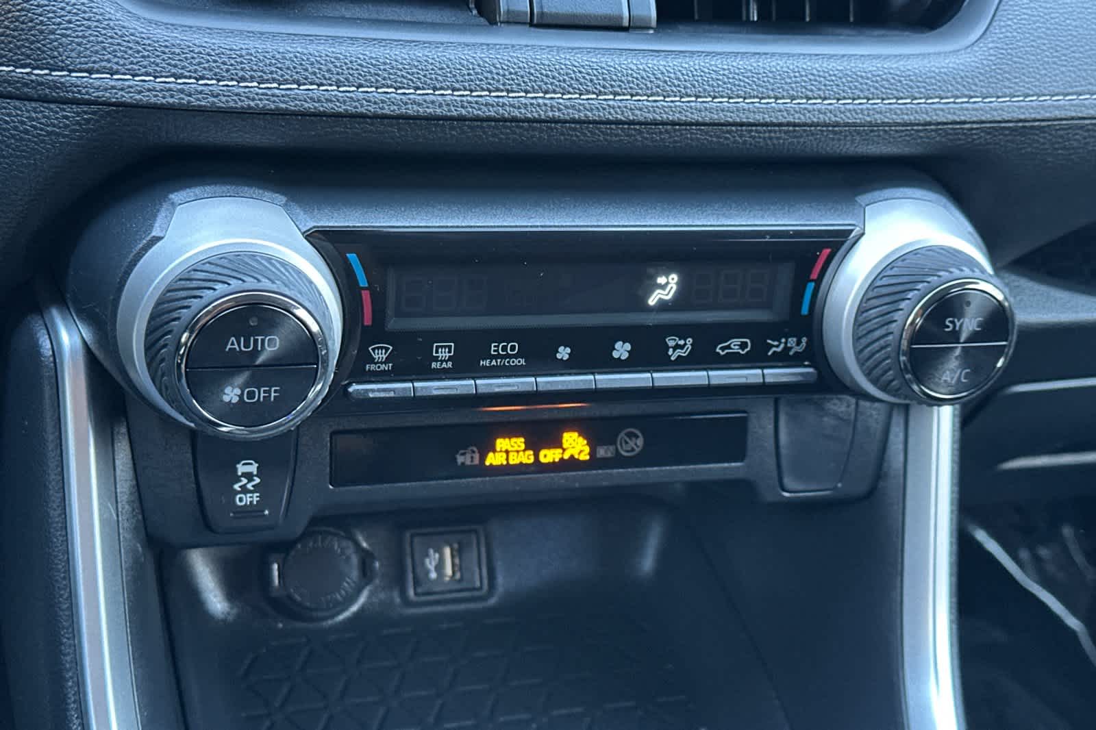 Thumbnail: 2025 Toyota RAV4 - 22