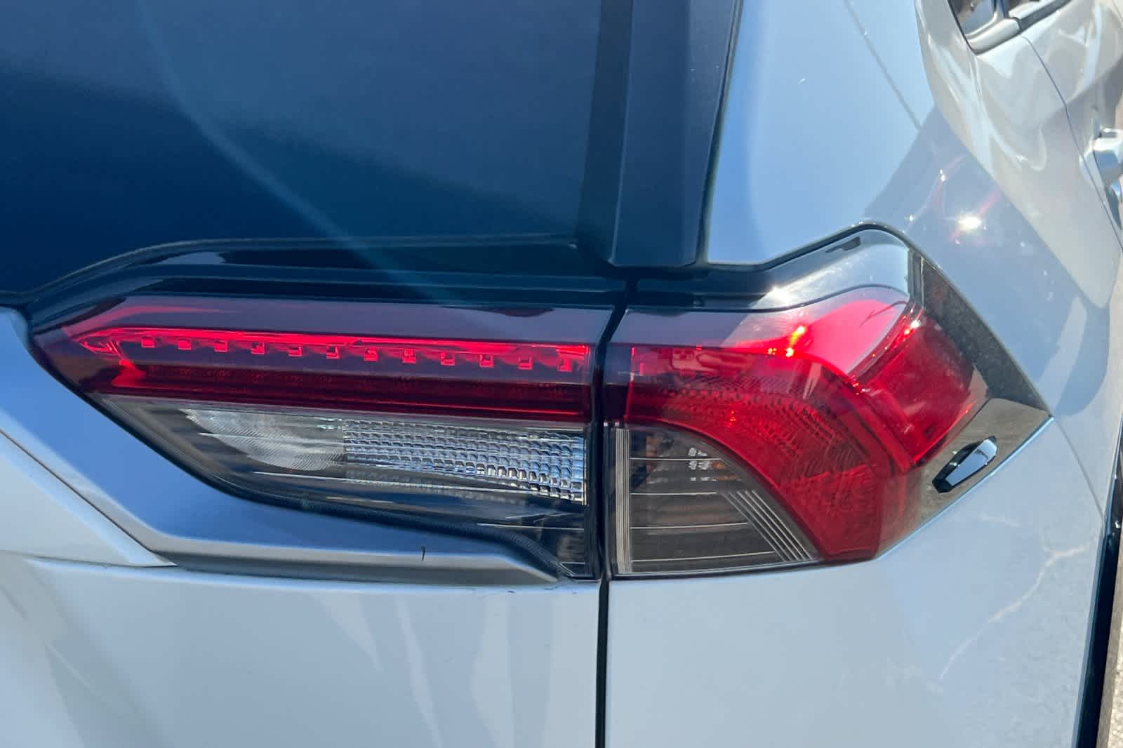 2019 Toyota RAV4 XSE 17