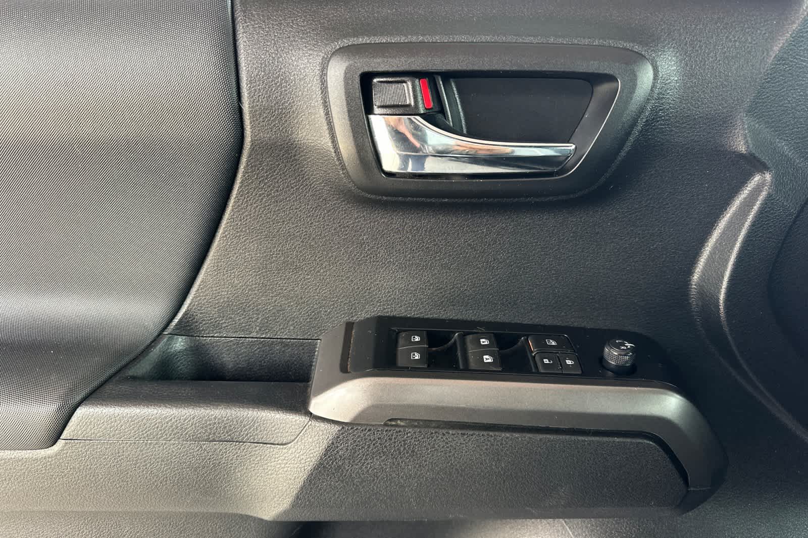 Thumbnail: 2023 Toyota Tacoma - 12