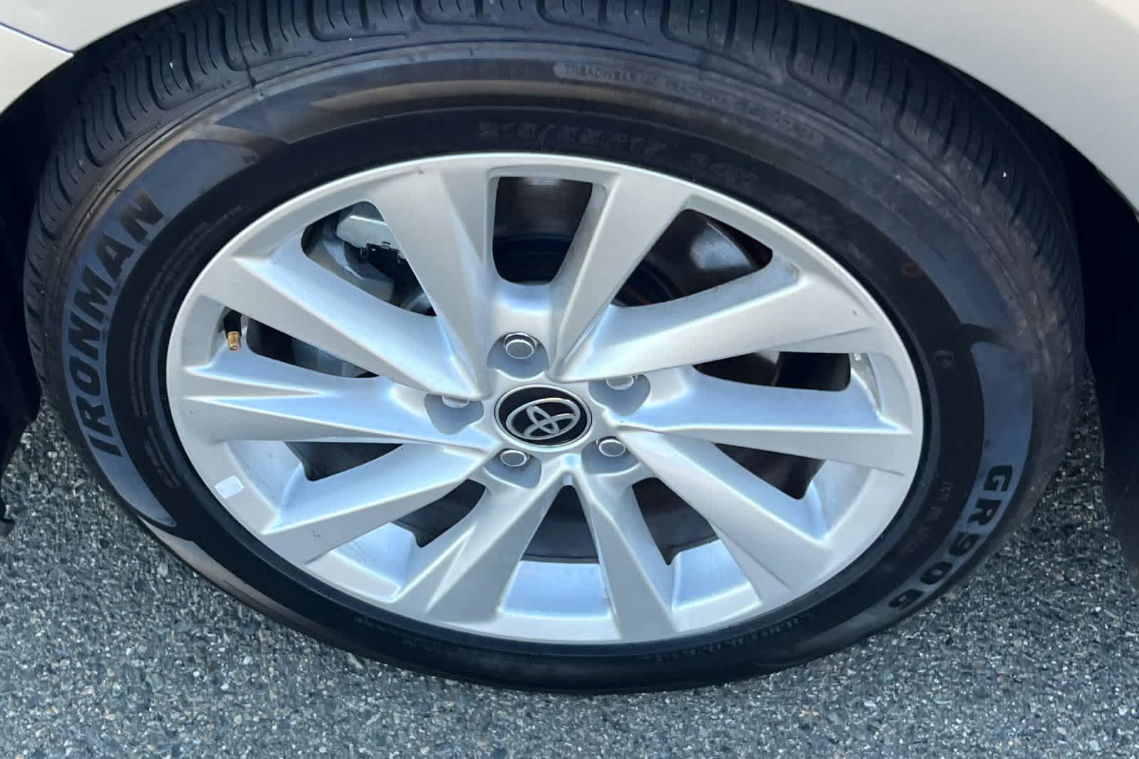 Thumbnail: 2023 Toyota Camry - 21