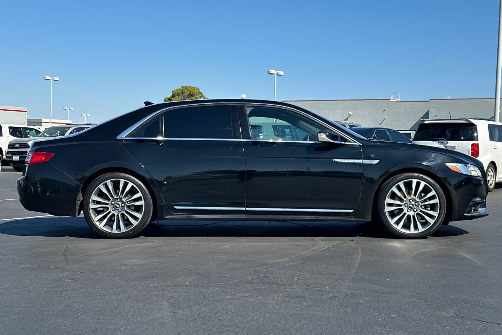Thumbnail: 2018 Lincoln Continental - 6