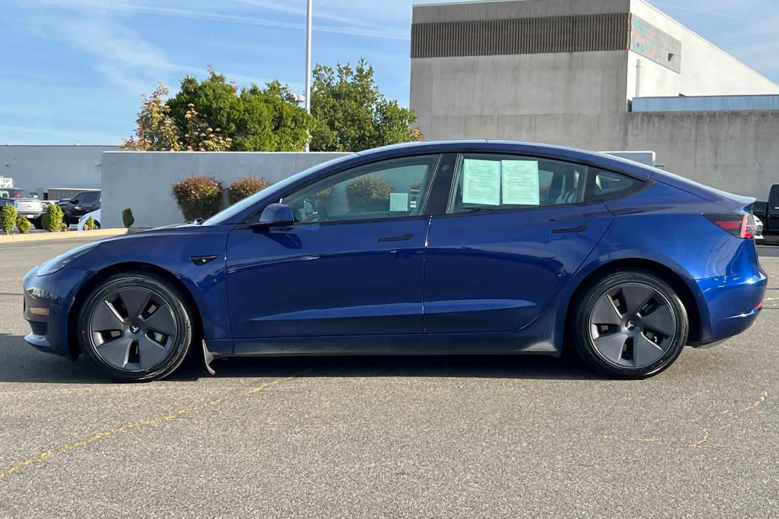 Thumbnail: 2022 Tesla Model 3 - 9