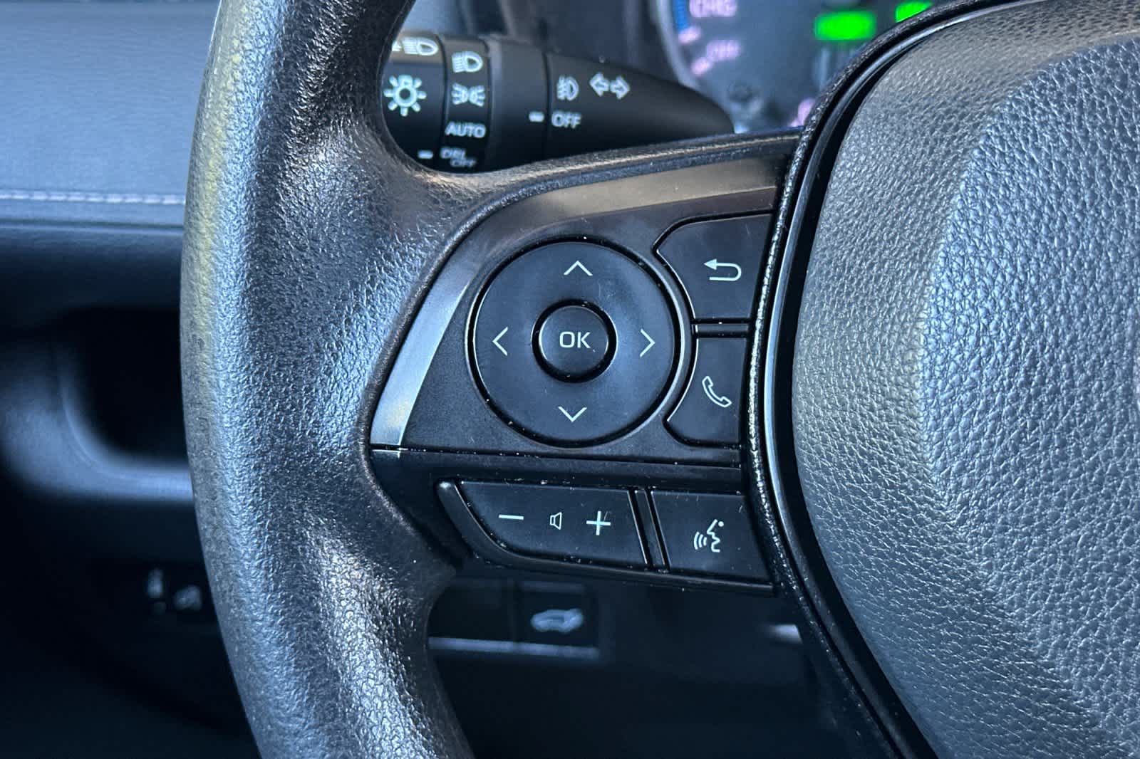 Thumbnail: 2021 Toyota RAV4 - 26