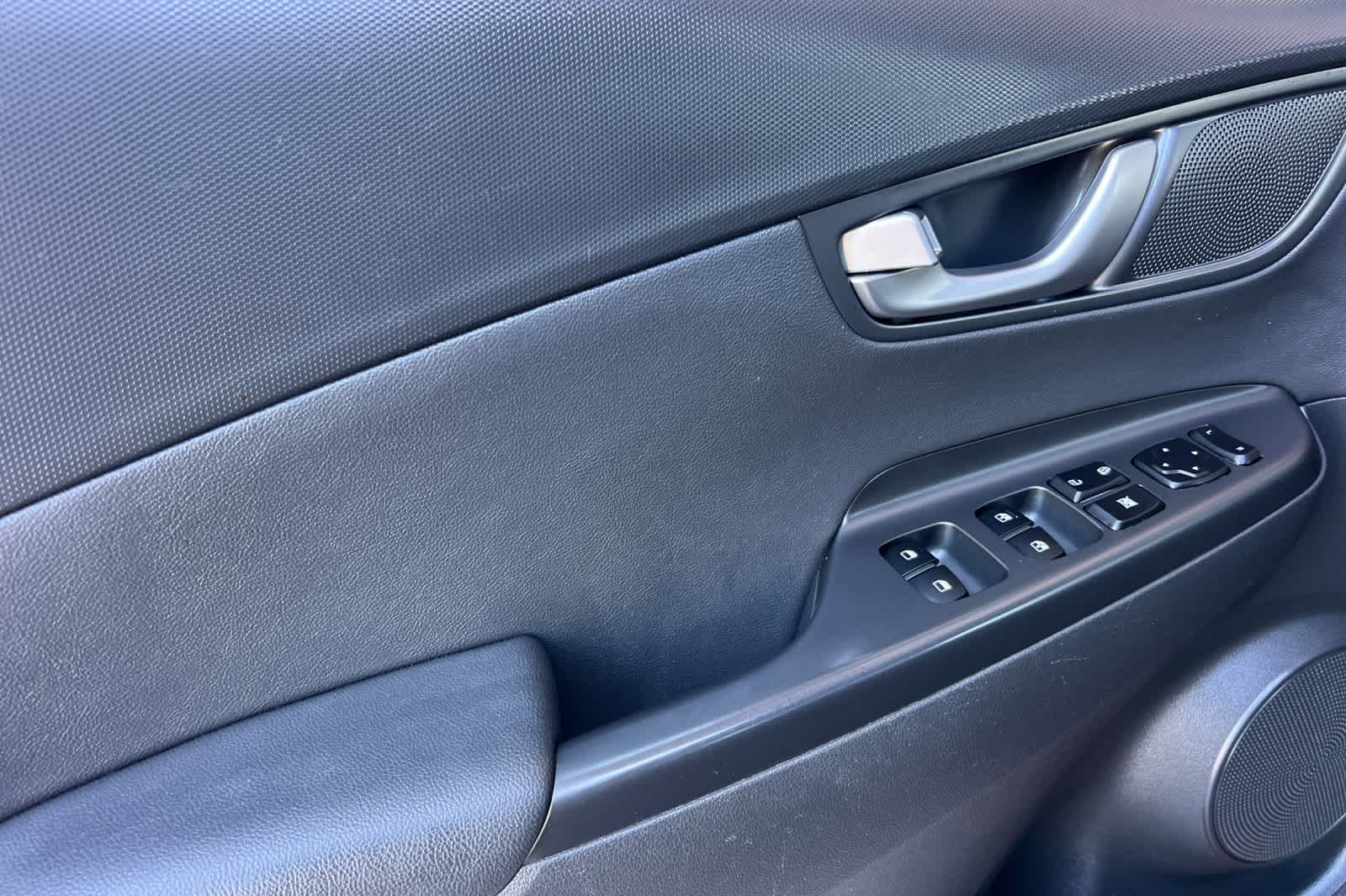 Thumbnail: 2020 Hyundai Kona - 12