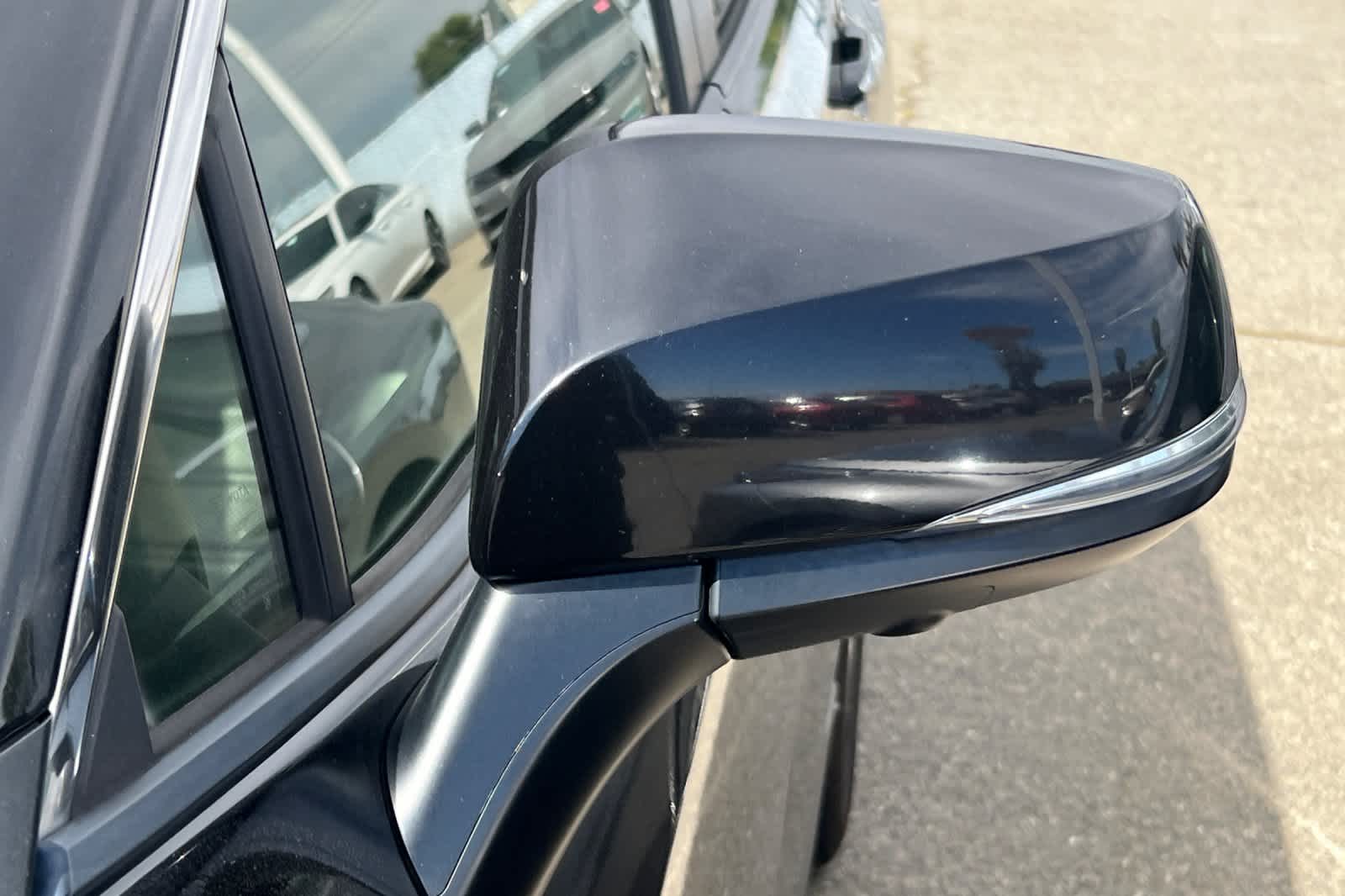 Thumbnail: 2019 Toyota RAV4 - 9