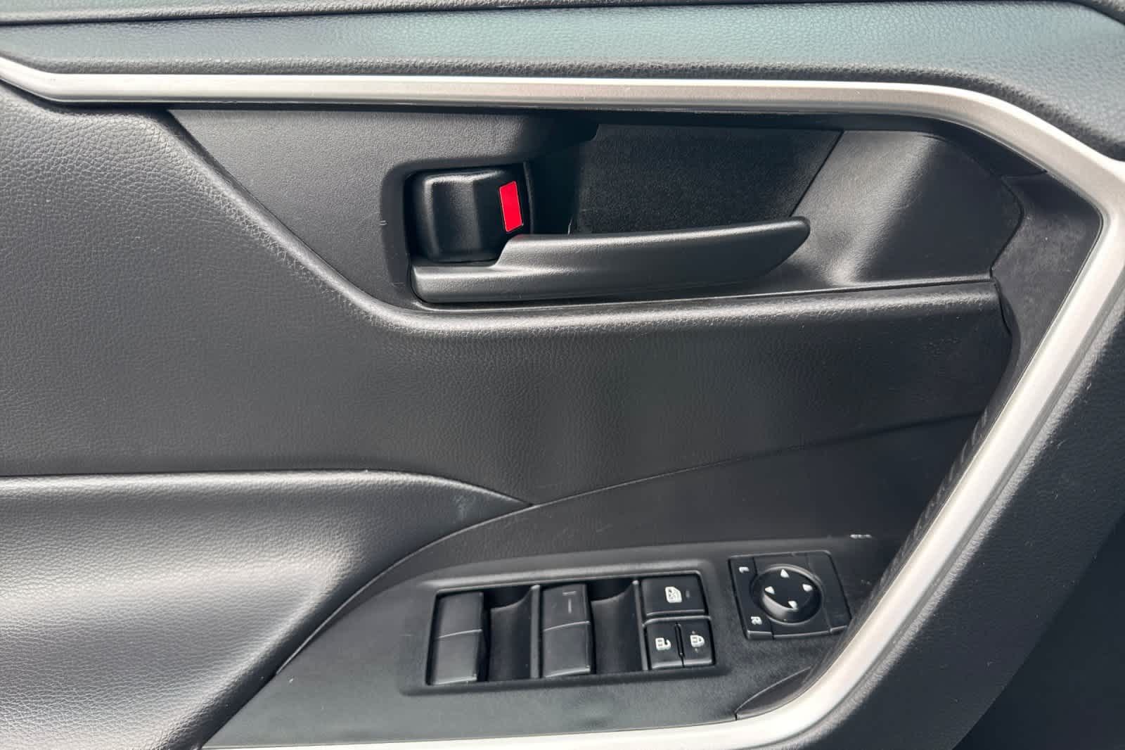 Thumbnail: 2024 Toyota RAV4 - 12