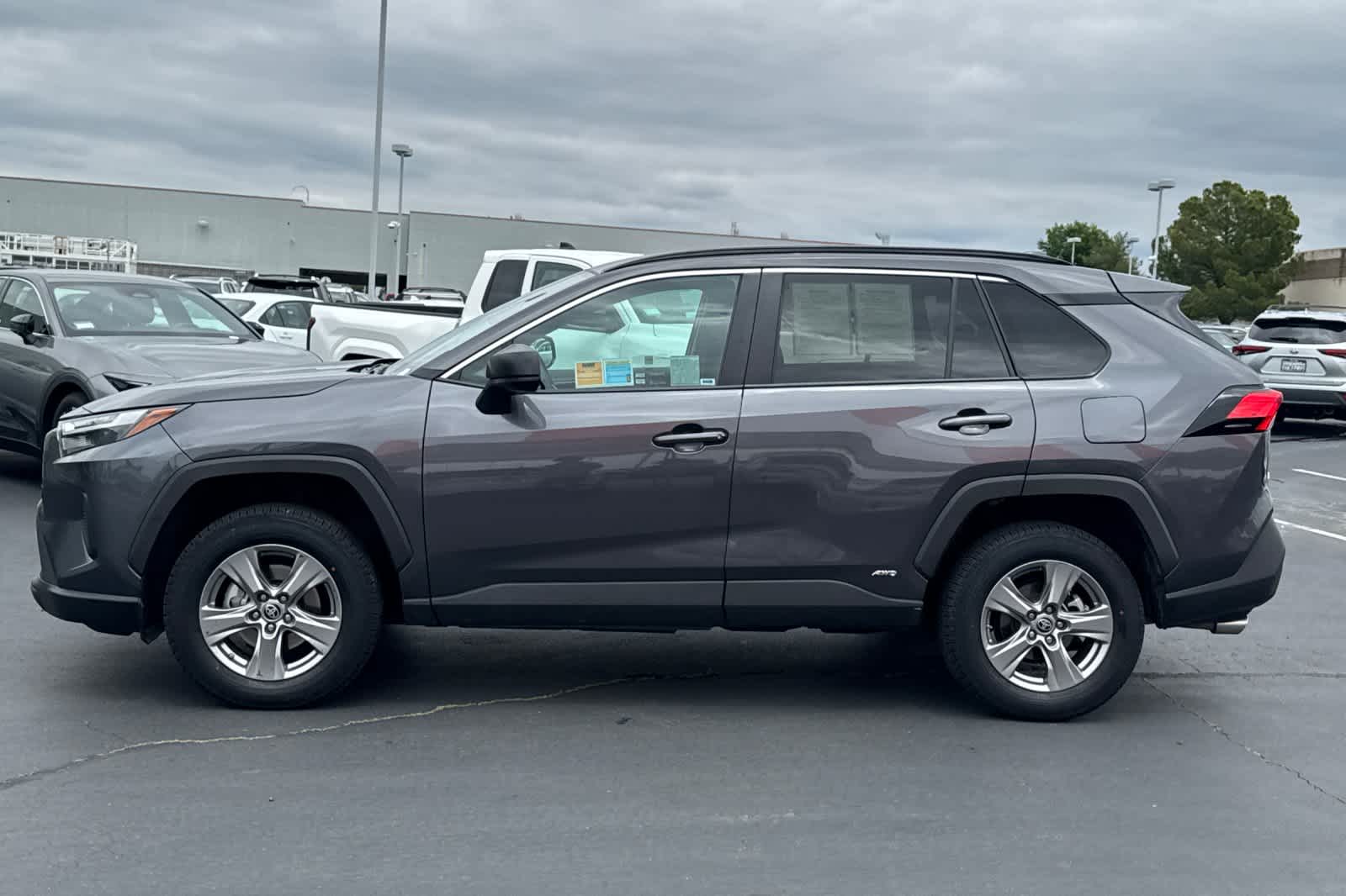 Thumbnail: 2024 Toyota RAV4 - 9