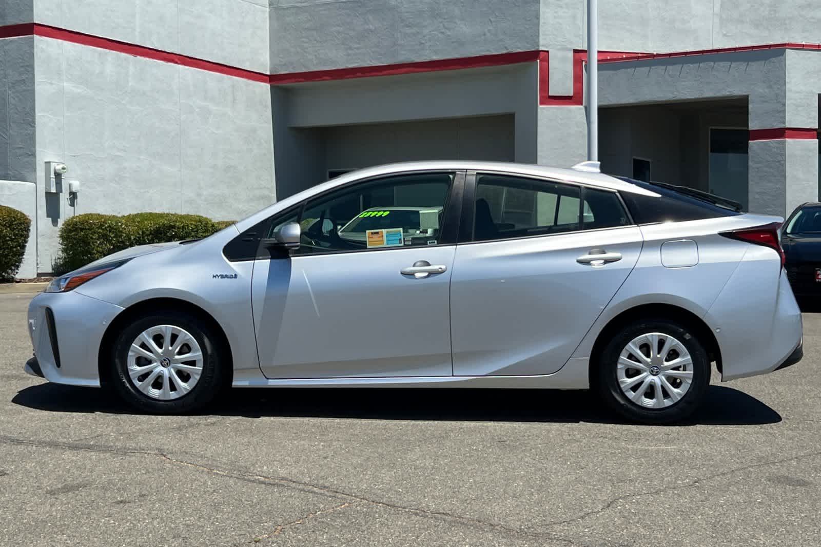 Thumbnail: 2021 Toyota Prius - 8