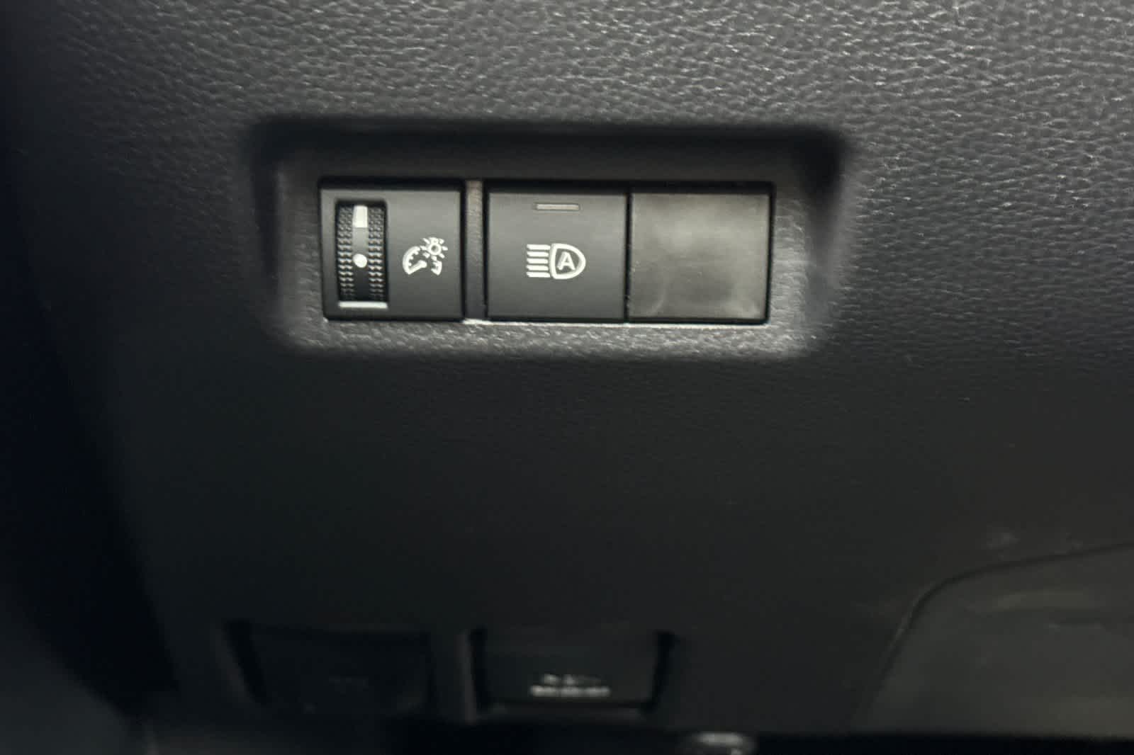 Thumbnail: 2025 Toyota RAV4 - 29