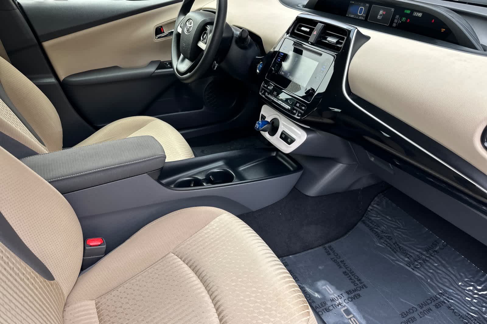 Thumbnail: 2016 Toyota Prius - 17